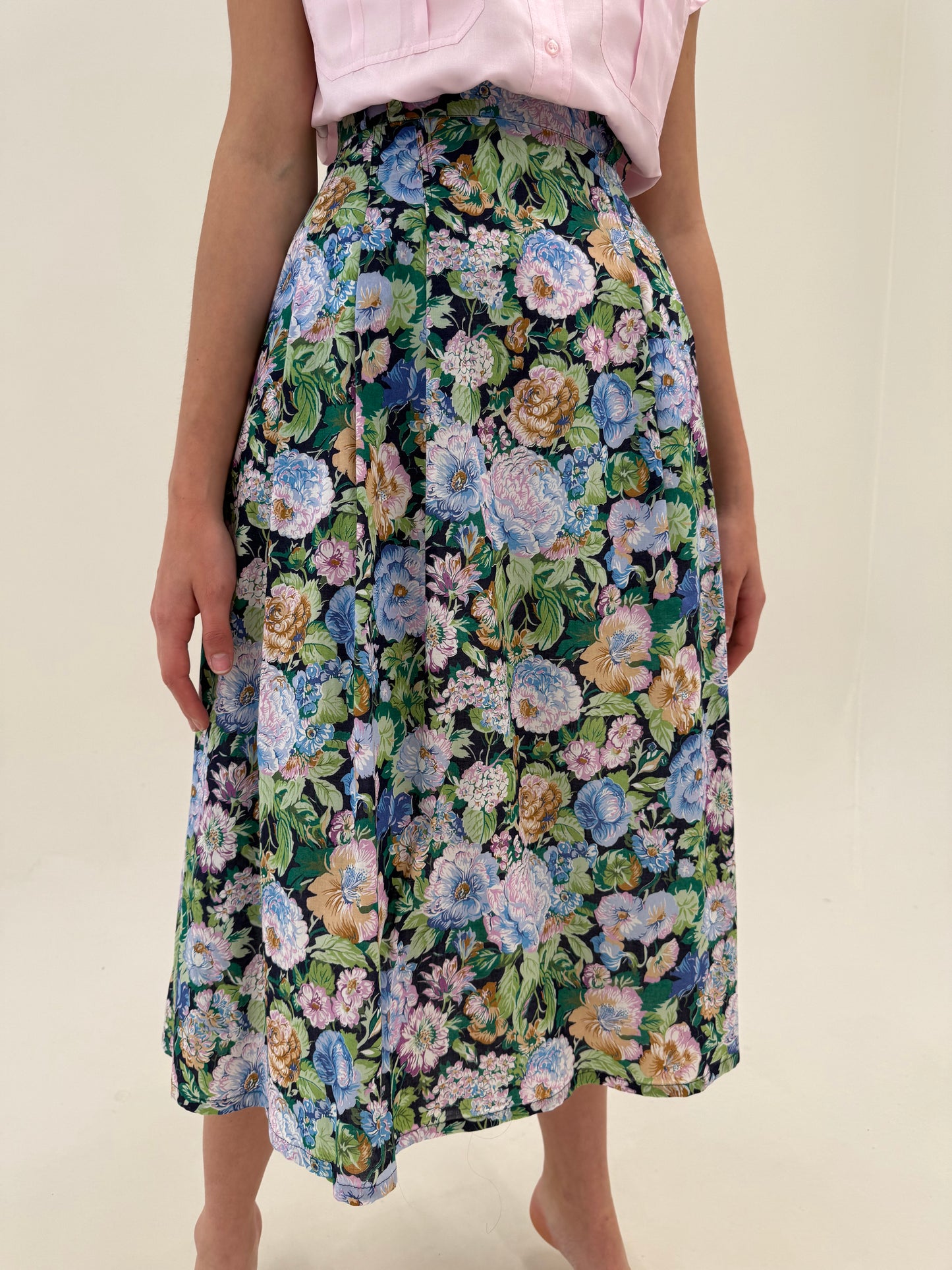 Fustă vintage cu print floral superb din cea mai fină pânză de bumbac cu talie elastică