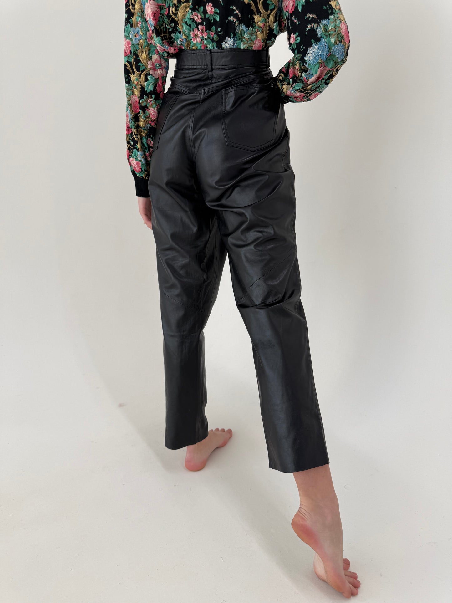 Pantaloni din piele naturală extrem de moale mom fit tall cu talie ultra înaltă