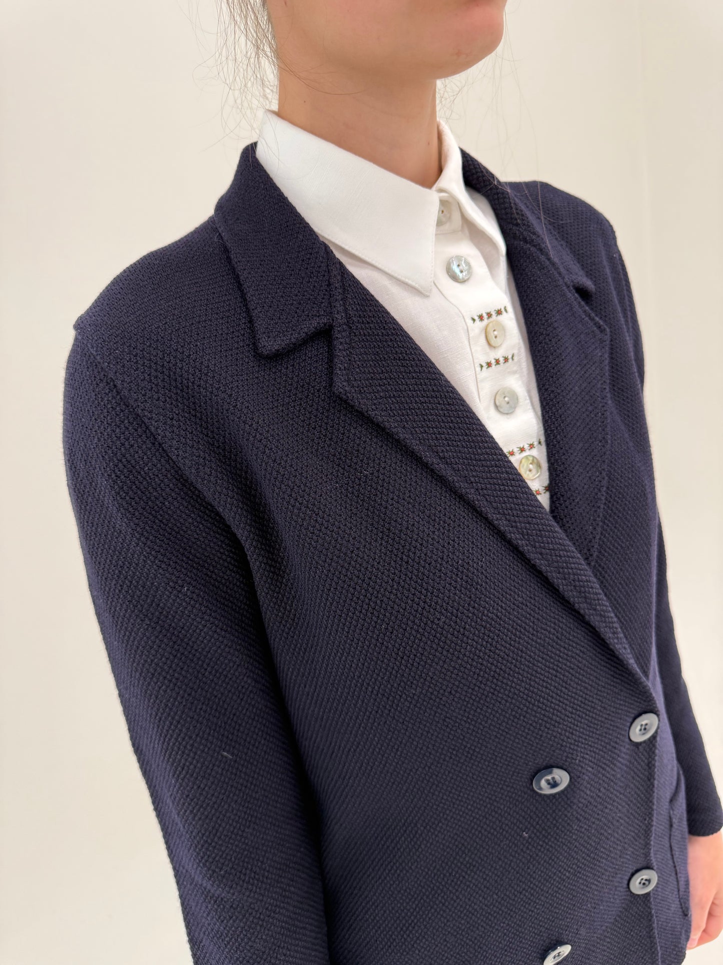 Sacou italian Navy cu influențe casual din tricot și închidere dublă