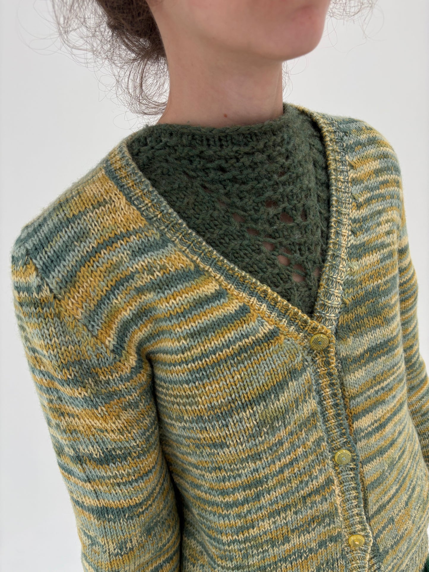 Cardigan vintage gros lucrat manual in nuanțe de verde din lana extrafina