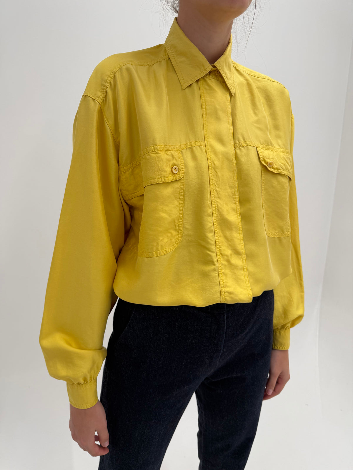 Cămașa vintage petite din mătase naturală cu influențe casual și mâneci ample