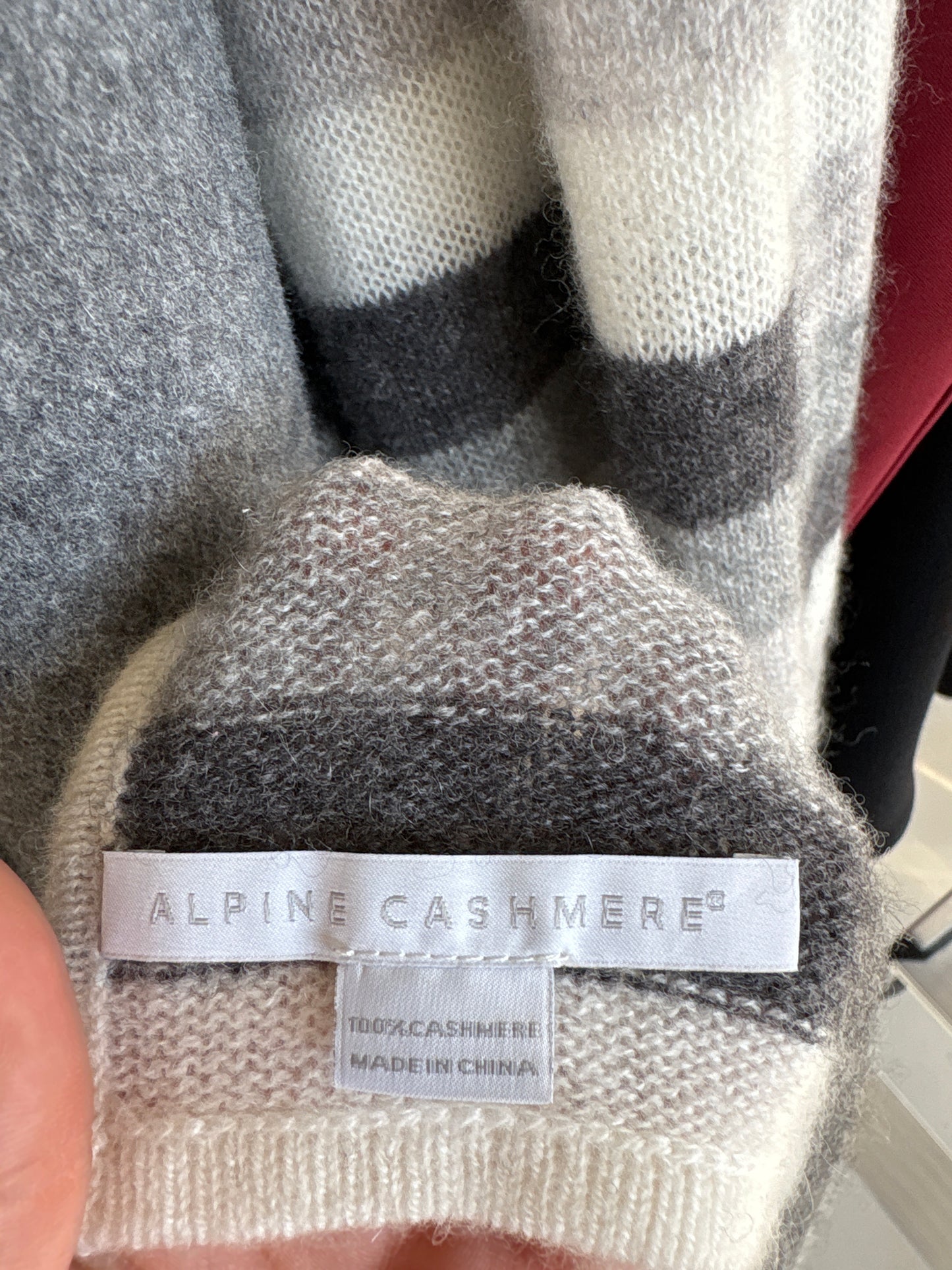 Shawl XXXL din cașmir în dungi și nuanțe de gri