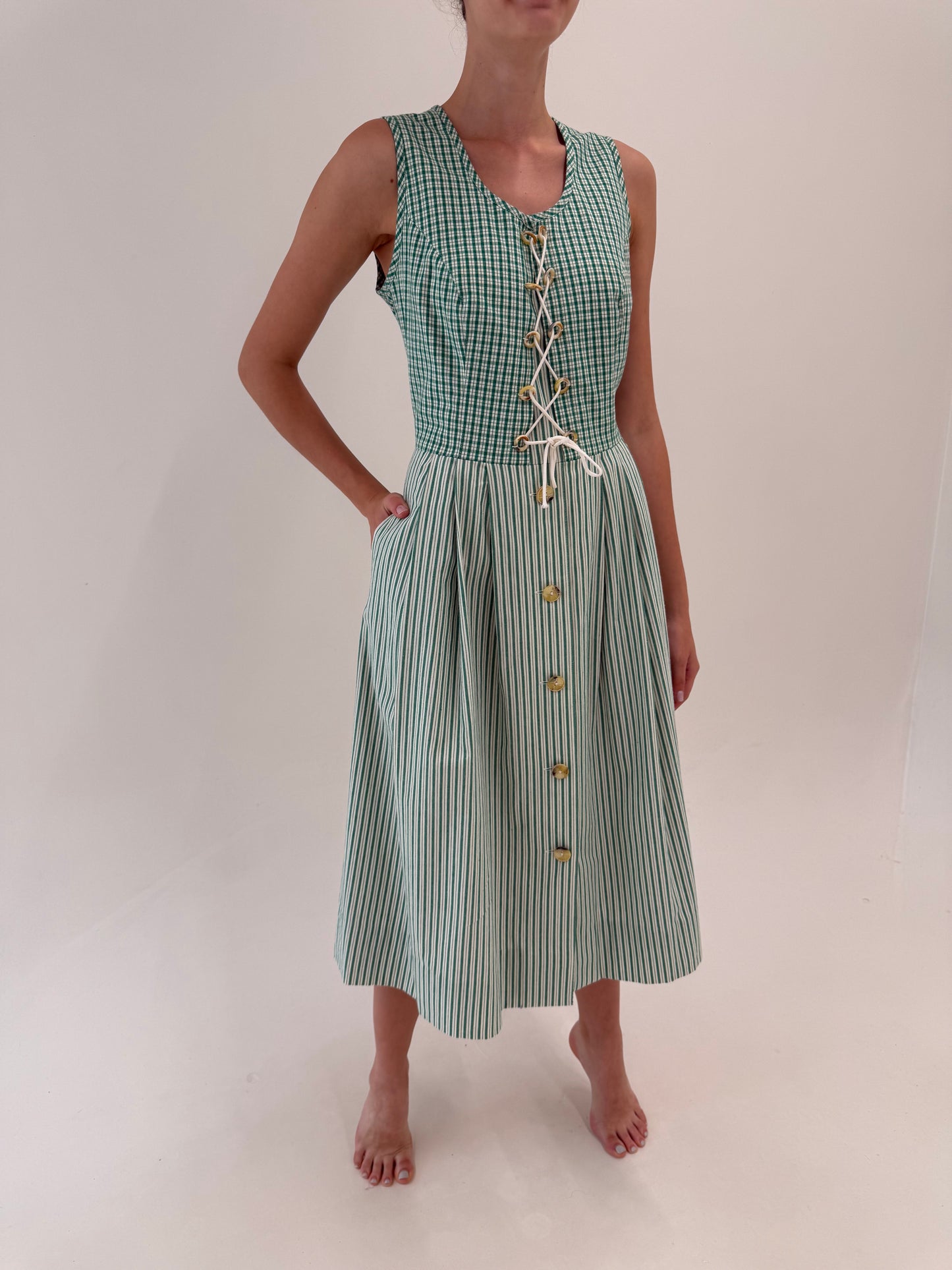 Rochie vintage maxi cu corsaj din pânză de bumbac in dungi și carouri