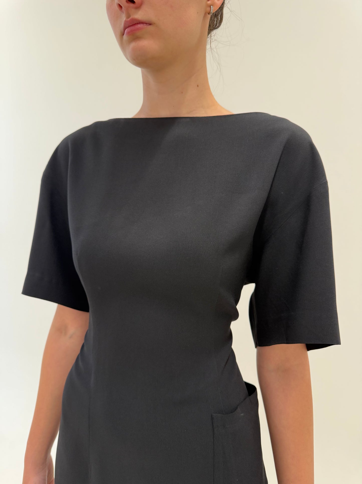 LBD Prada de la business la cocktail în croi atemporal din Georgette