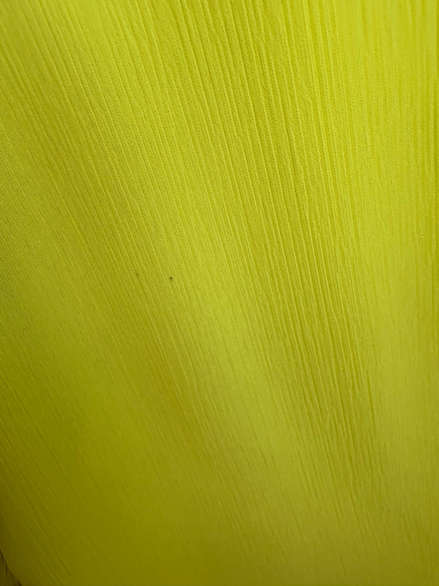 Rochie lime yellow neon din triplu voal texturat în croi minimalist