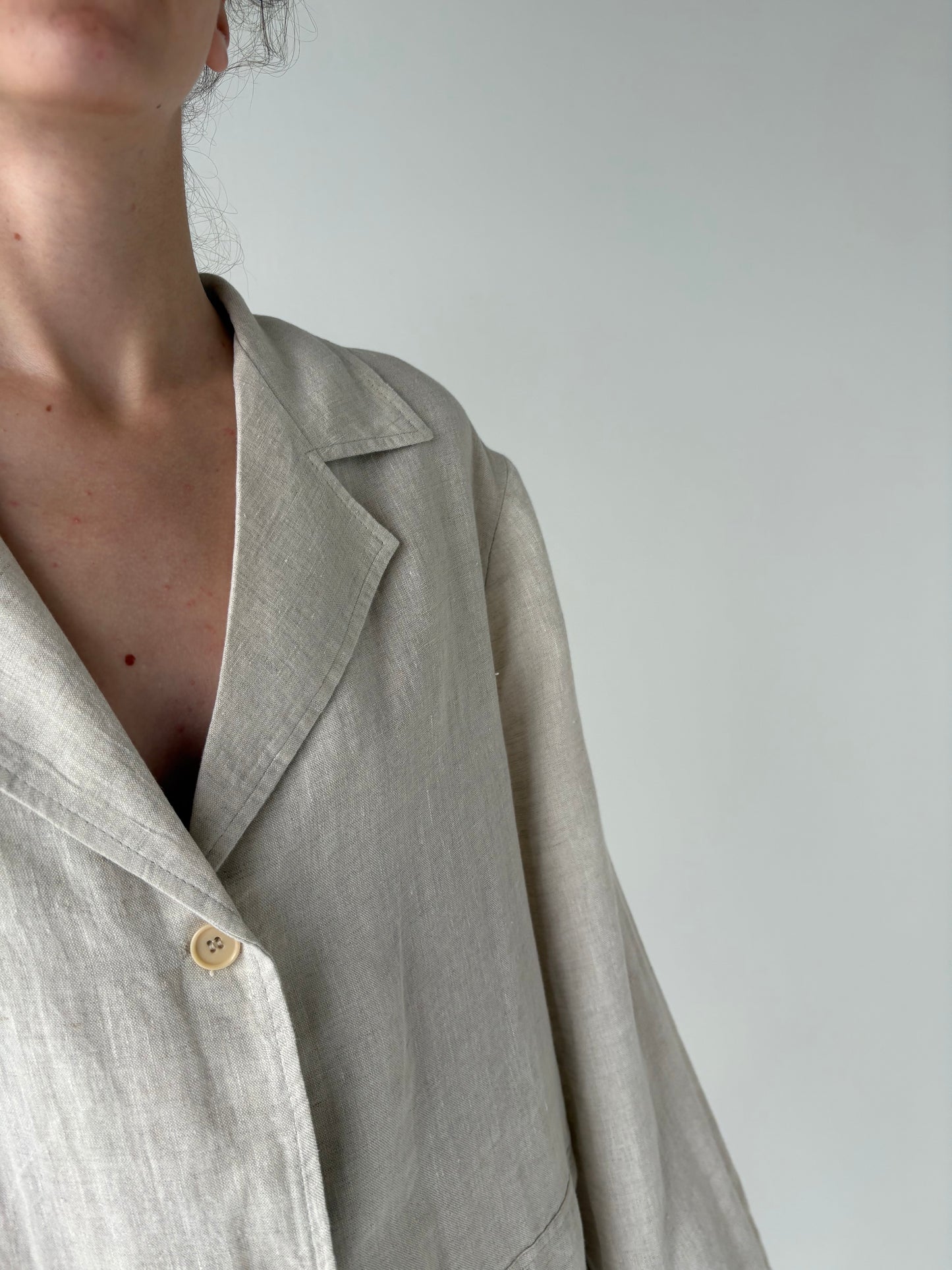 Sacou light nude în croi clasic de vară din in premium