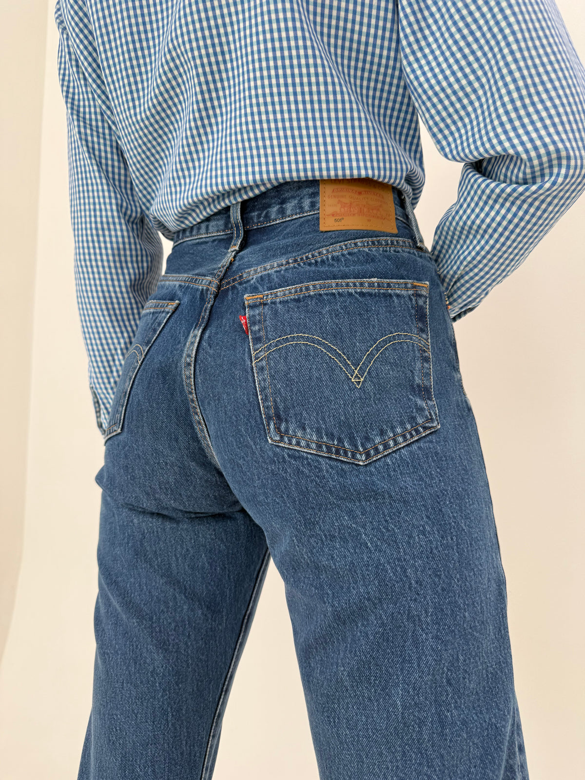 Jeans Levi’s 501 darker wash straight leg