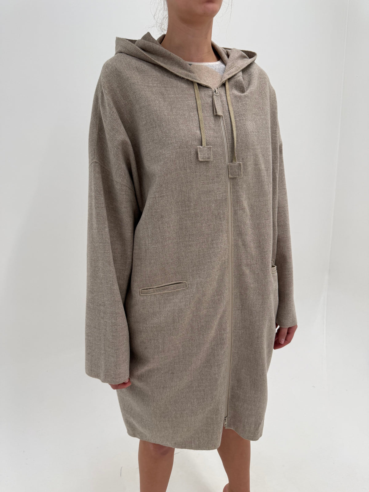 Pardesiu camel din lana extrafina plus size italian cu glugă și influențe casual