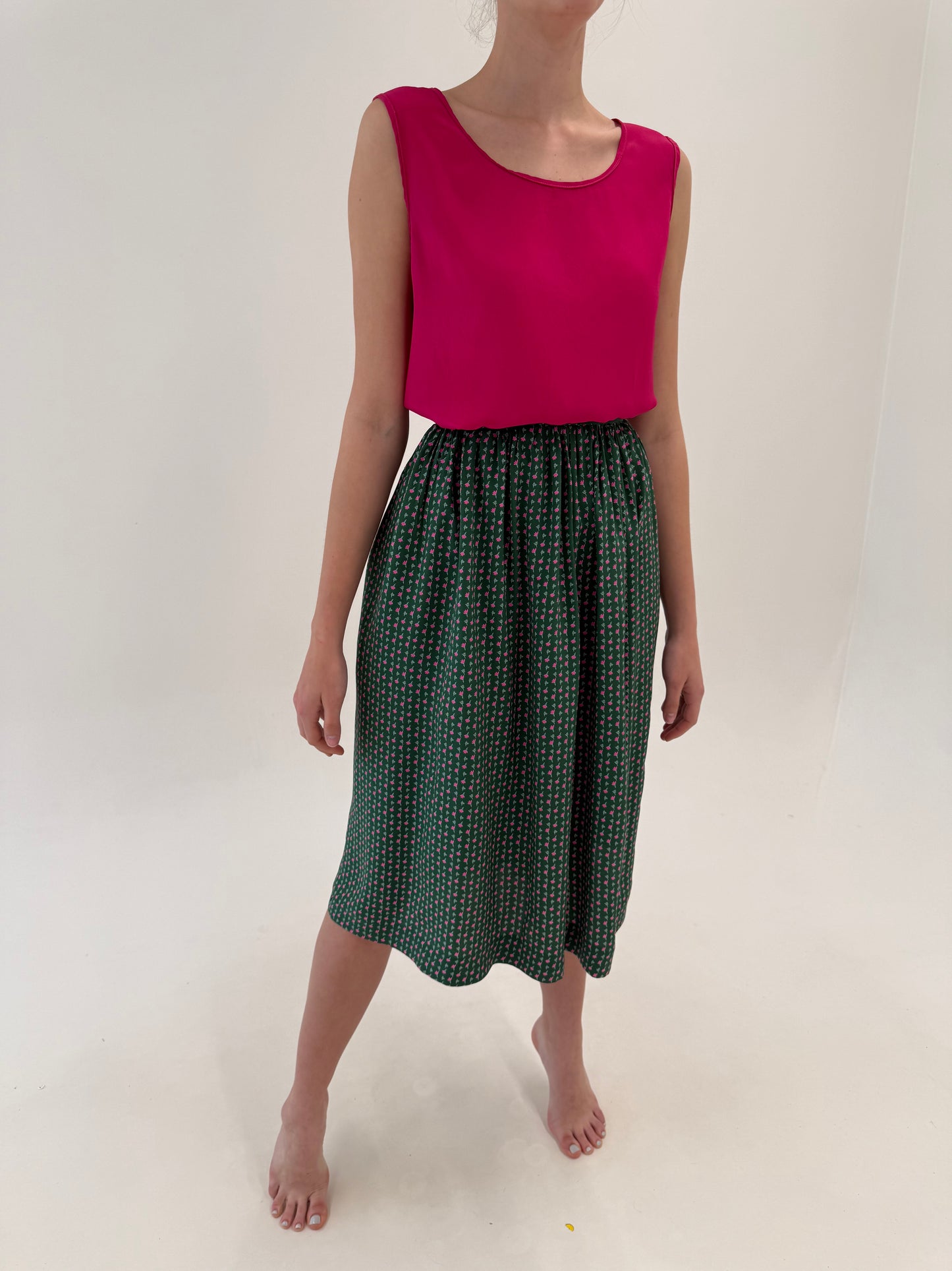Fustă vintage din mătase naturală cu print floral fucsia midi