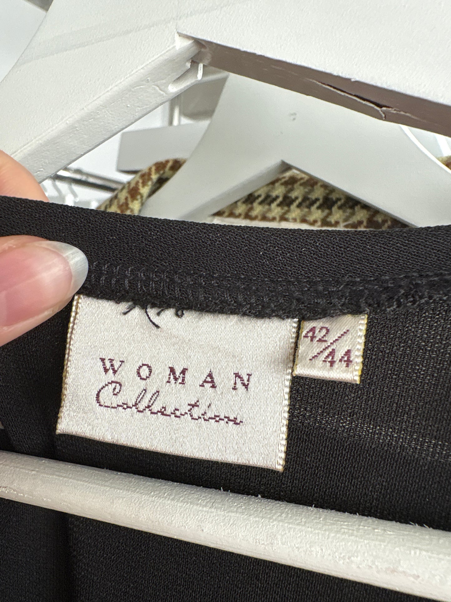 LBD ultra feminin din catifea confort și mesh in croi atemporal