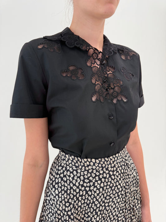 Cămașa vintage bijuterie cu broderie manuală excepțională în croi ușor cambrat