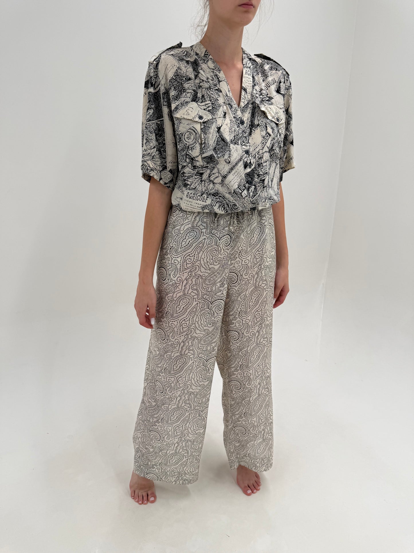 Pantaloni palazzo cu print paisley warm gray din in