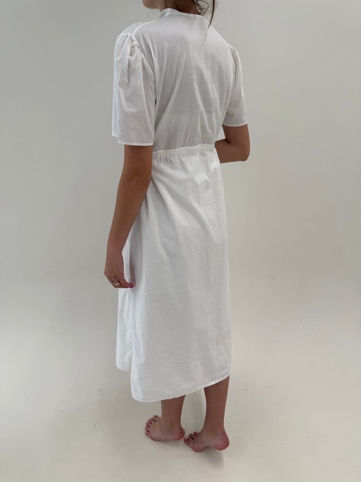 Rochie vintage din pânză excepțională de in cu broderie manuală și talie reglabilă
