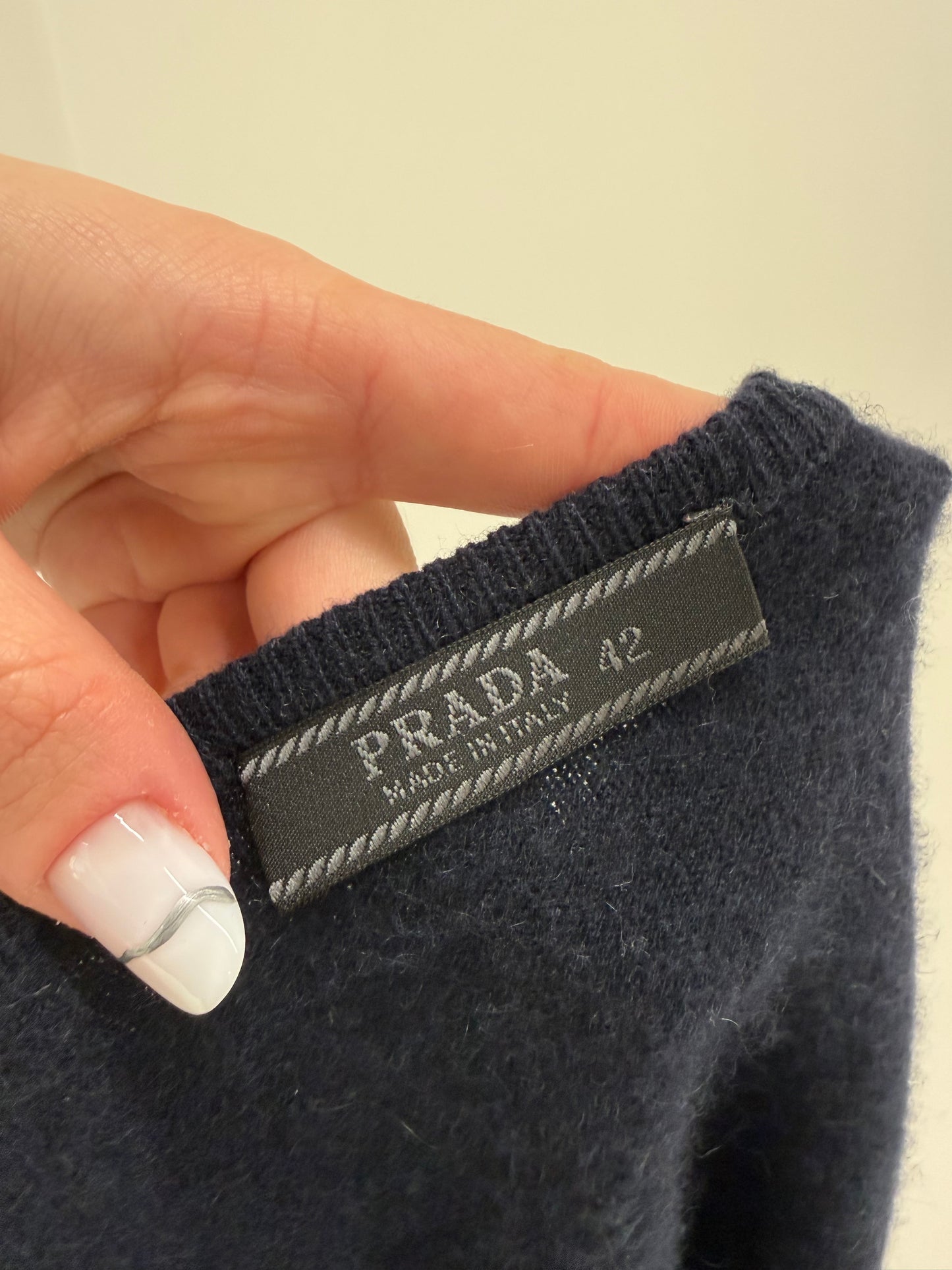 Top Prada din cașmir colorblock cu mânecă scurtă și anchior