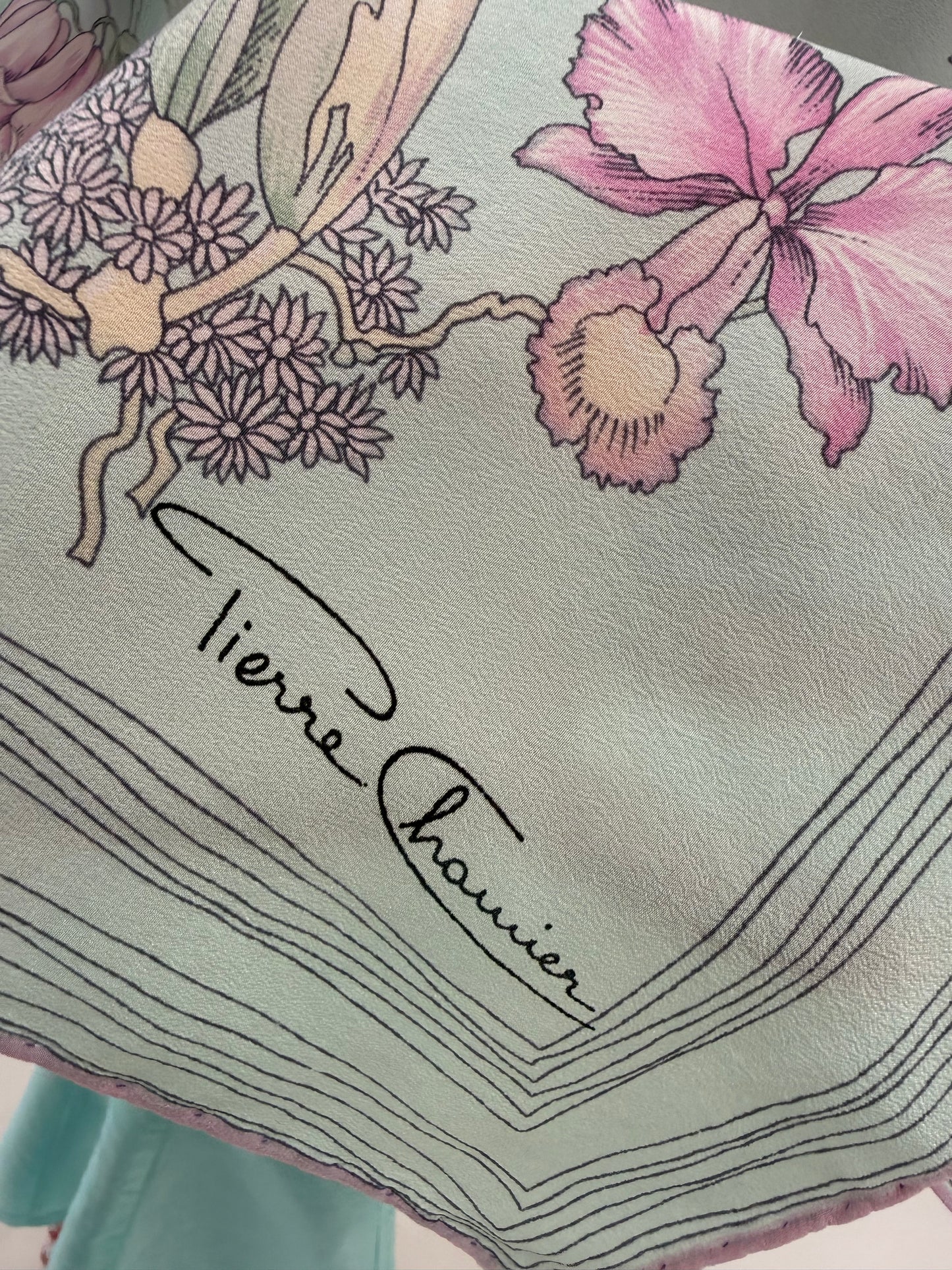 Eșarfă mint green din mătase naturală cu print delicat