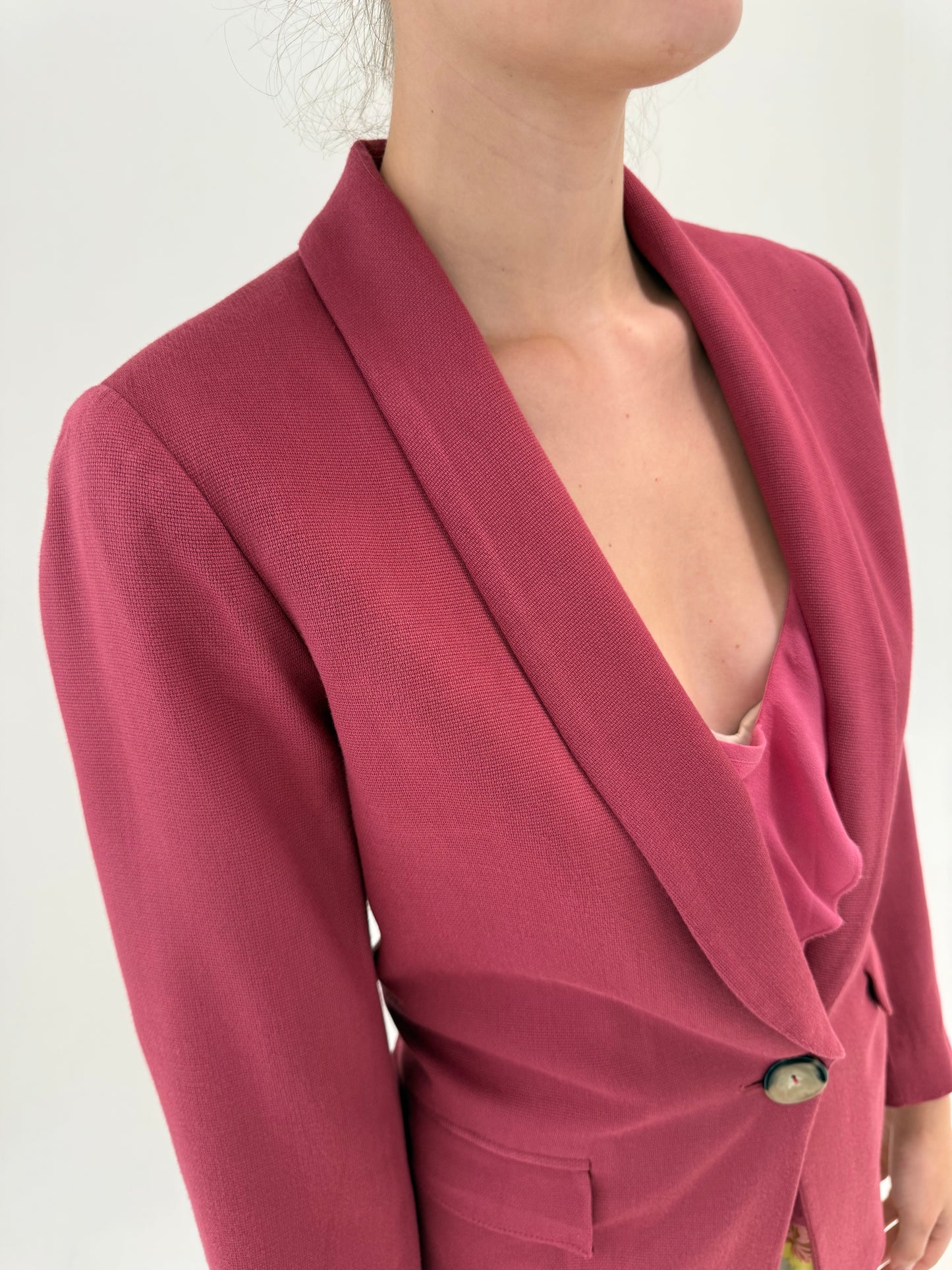 Sacou dark pink din pânză moale în croi actual