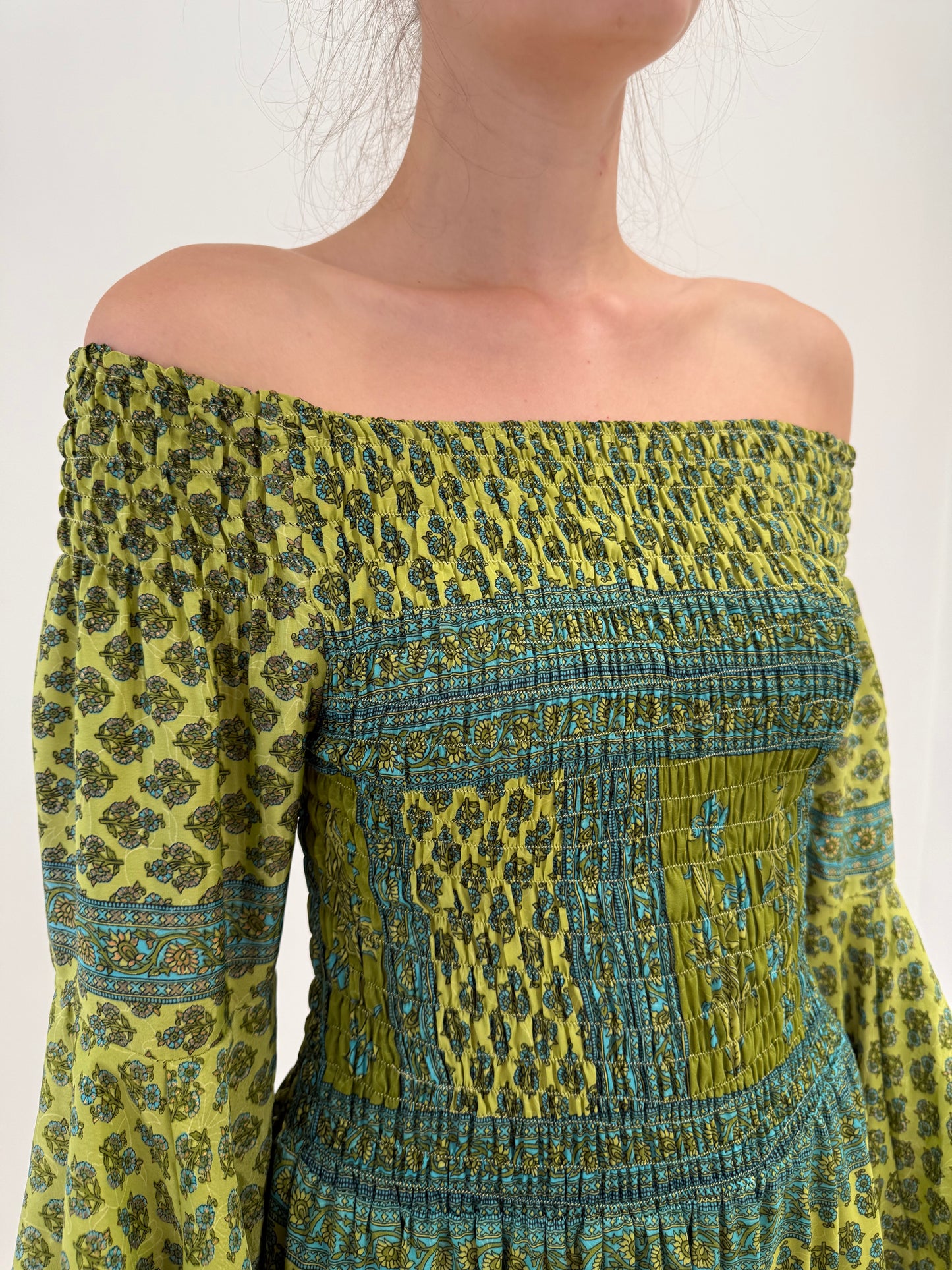 Rochie boho din 70% mătase naturală în nuanțe superbe cu mâneci evazate