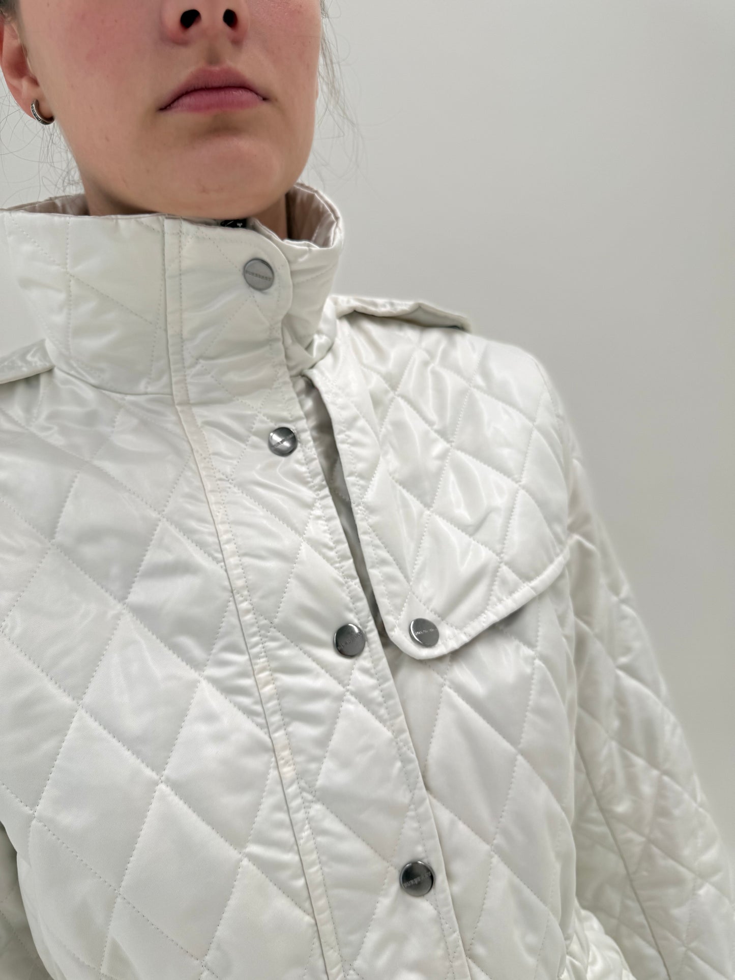 Geacă Burberry icon subțire matlasata și cambrata