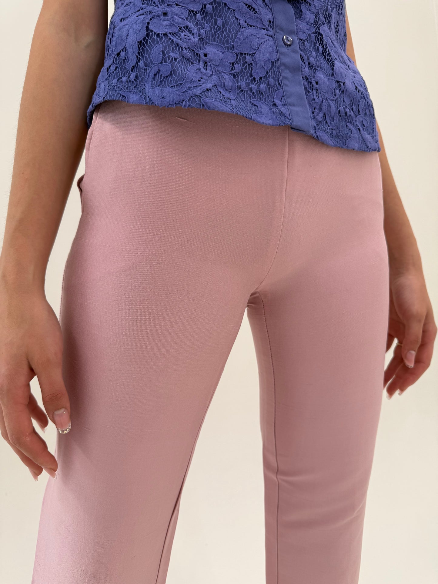 Pantaloni petite din mătase naturală plină ușor structurată powder pink