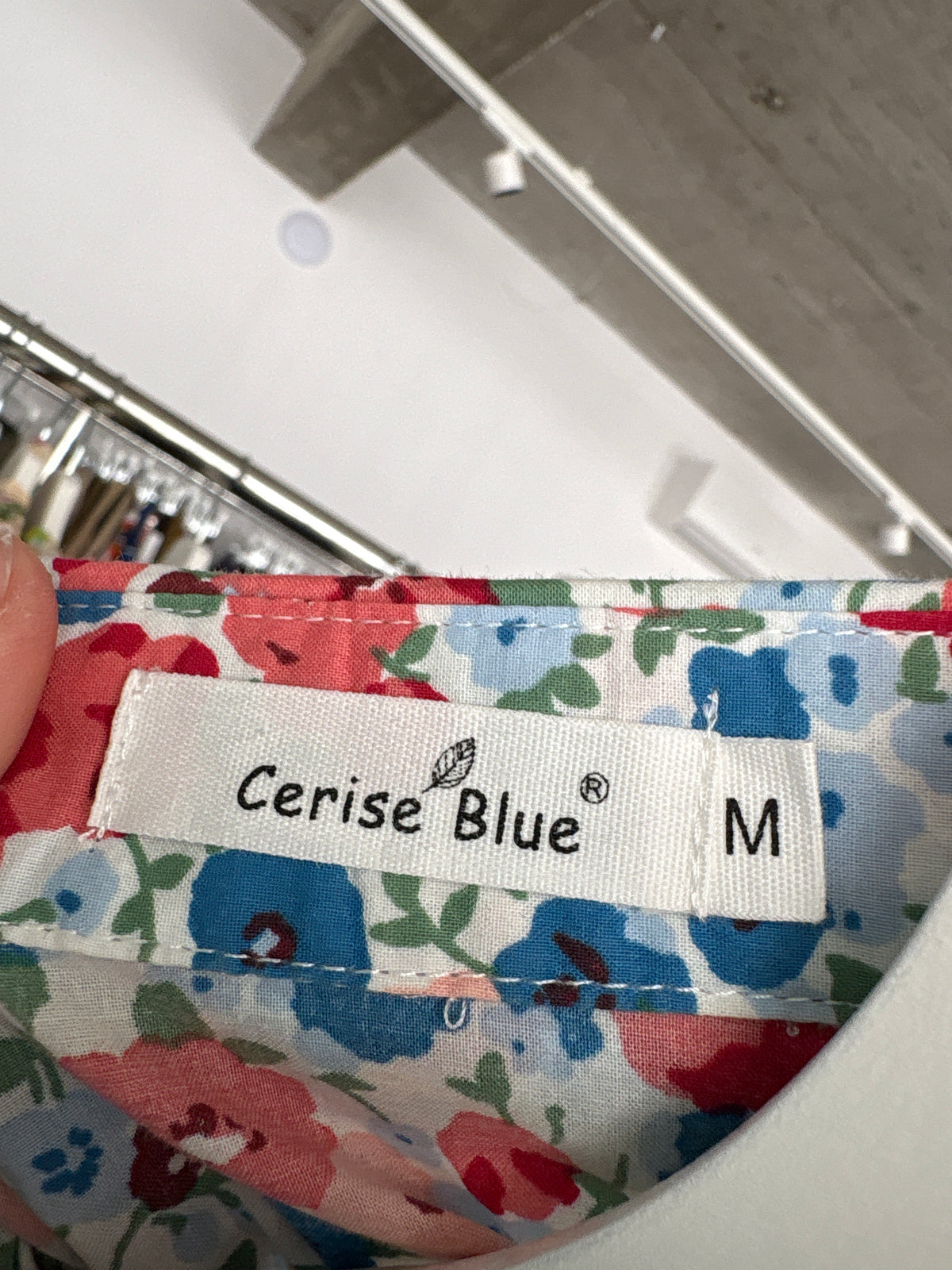 Cămașa din bumbac gros cu print floral în culori clasice