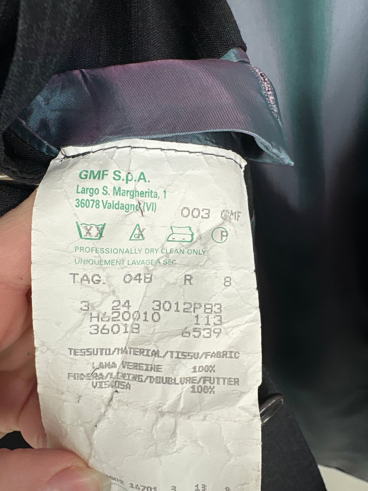 Costum italian cu dungi fine baby blue din lana subțire extrafina în croi actual