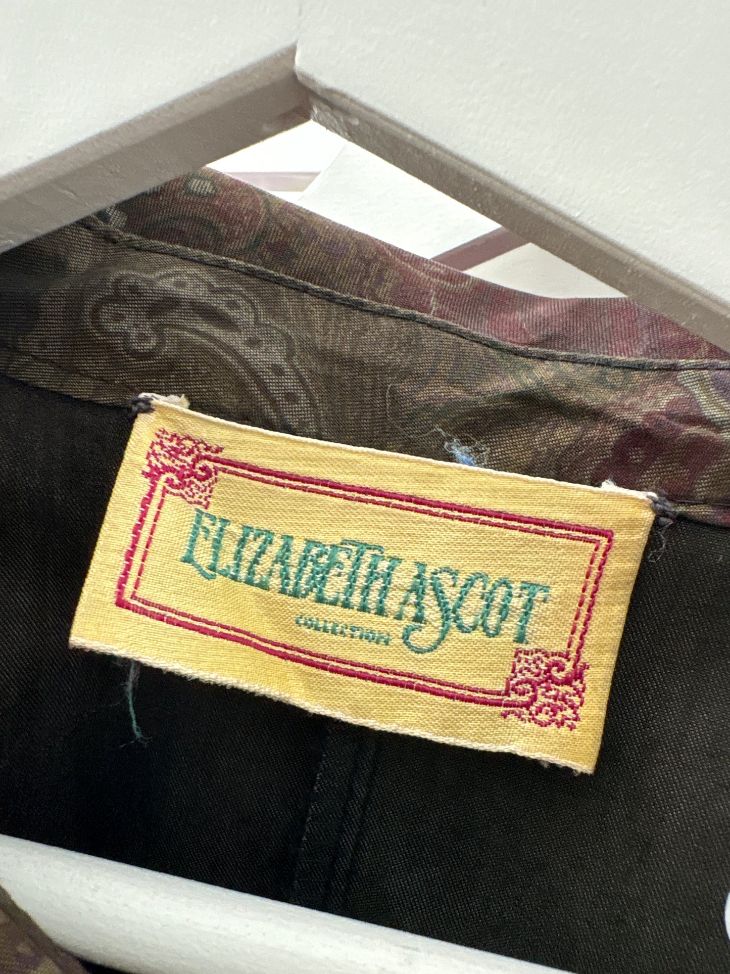 Capa impermeabilă din gabardină în stil Etro cu print specific