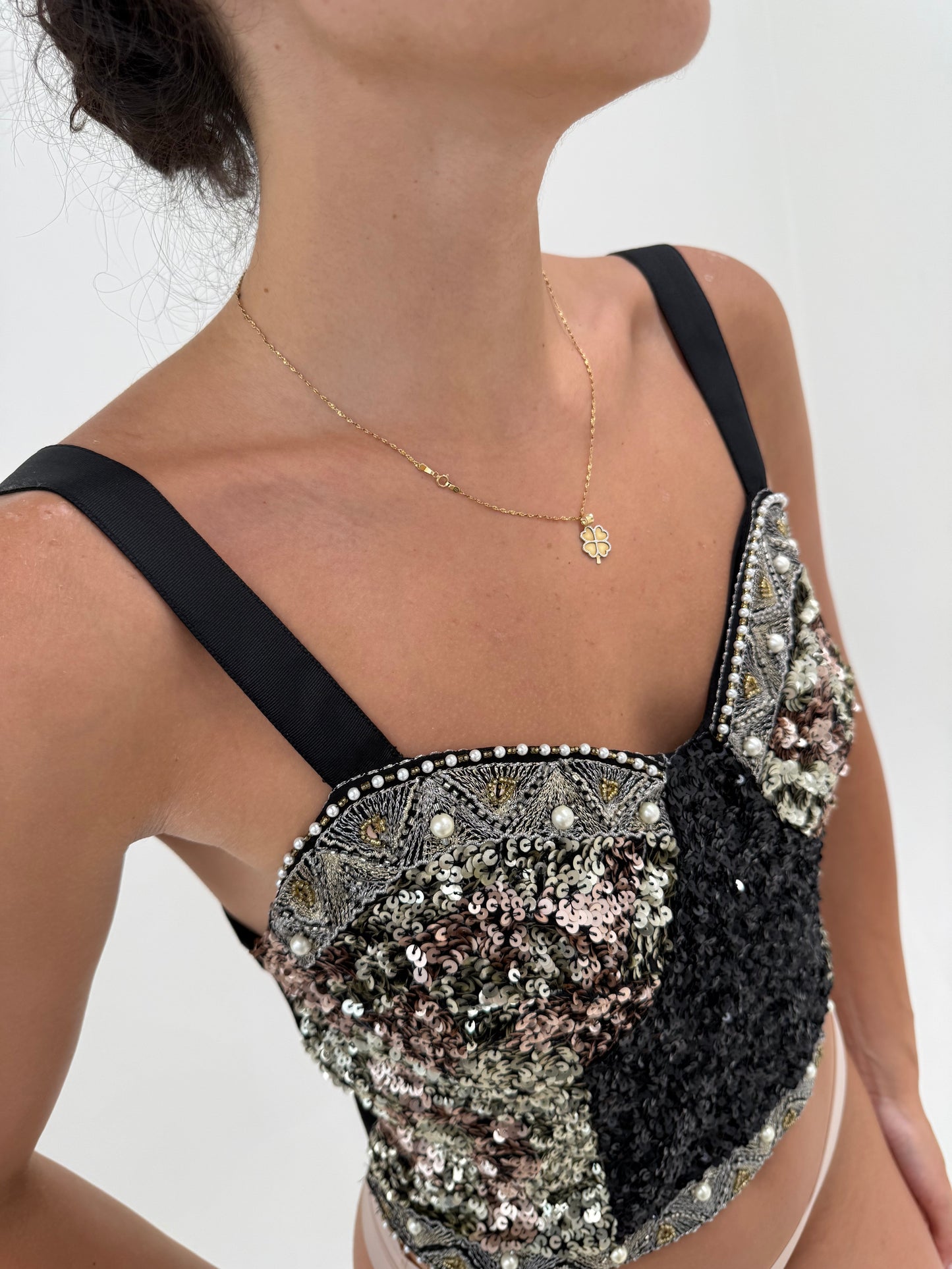 Corset modelator pe bază de bumbac cu aplicații paiete în nuanțe metalice