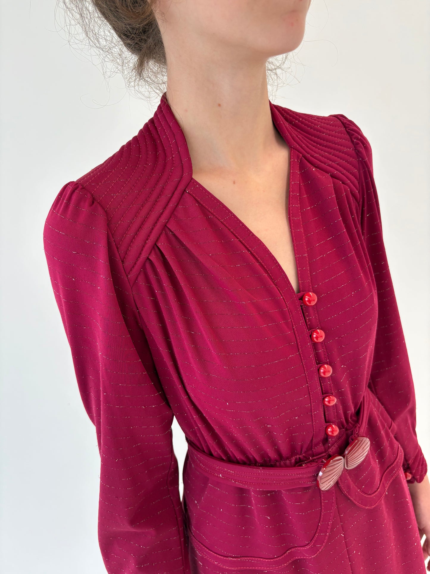 Rochie vintage magenta de la business la seara cu inserții fine aurii