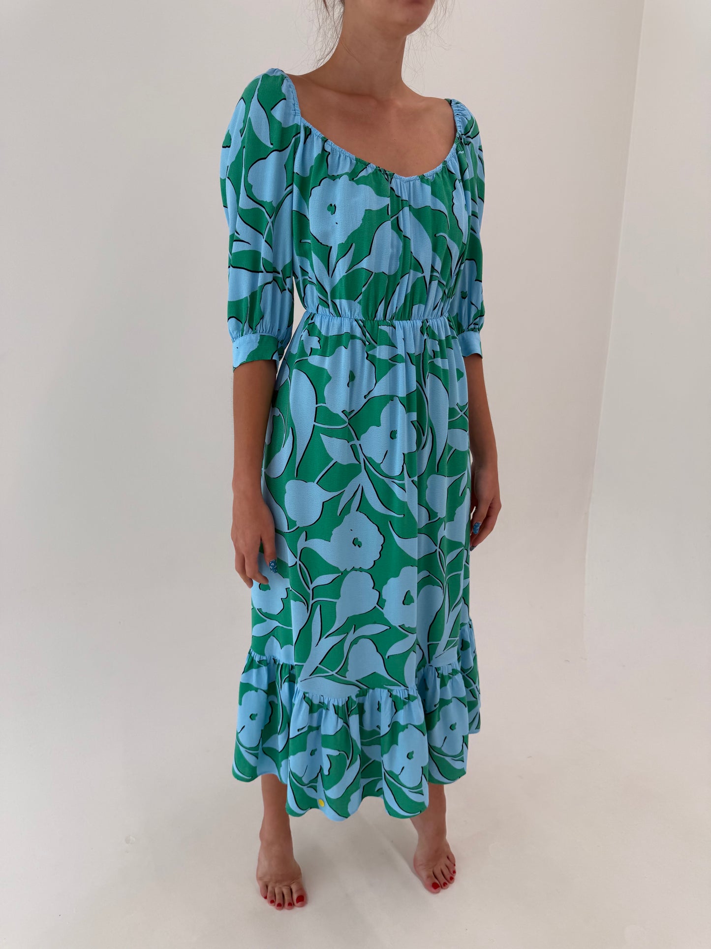 Rochie maxi aqua blue cu verde smarald și decolteu elastic vaporoasă