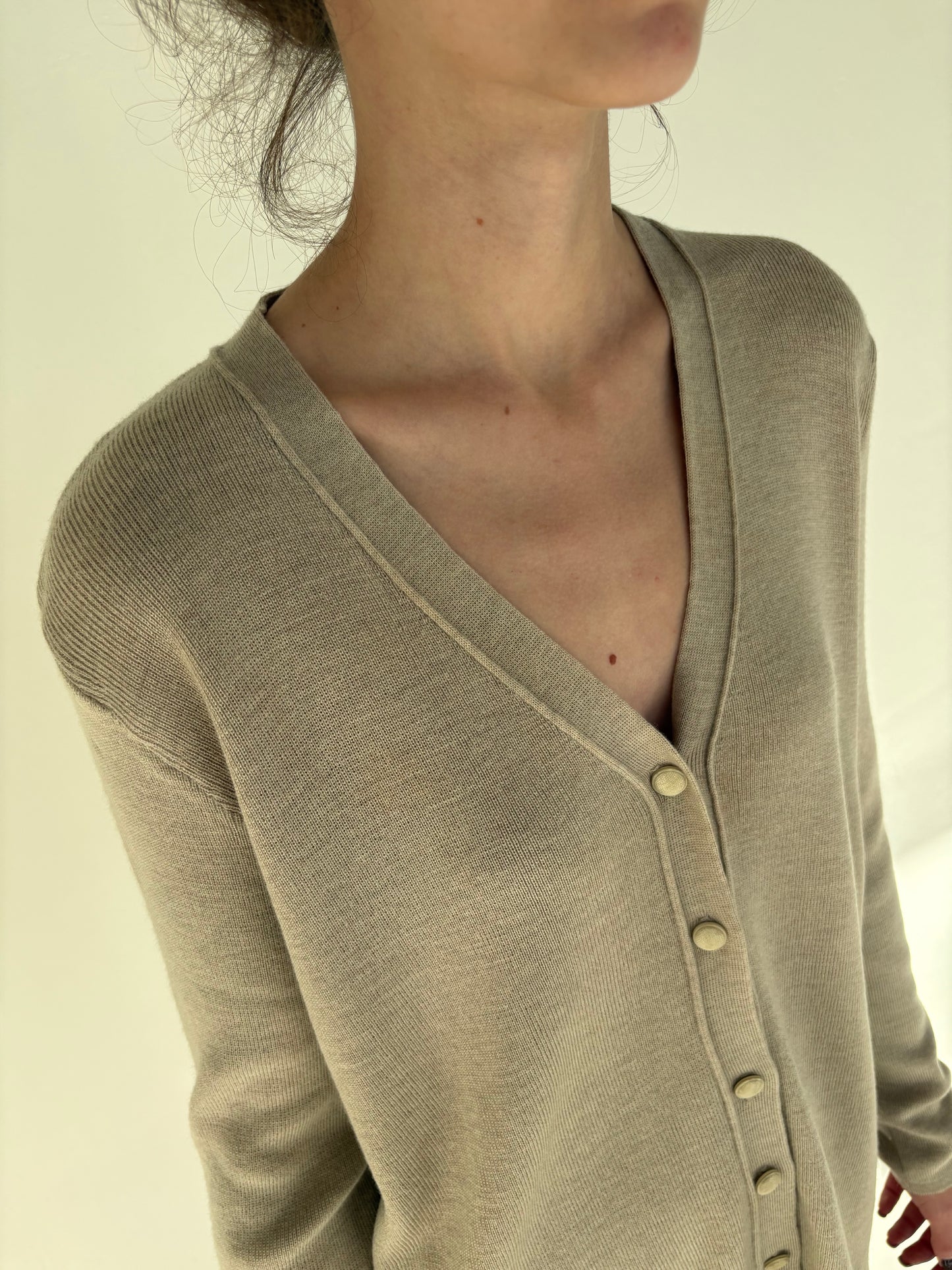 Cardigan nude din lana extrafina de gramaj mare