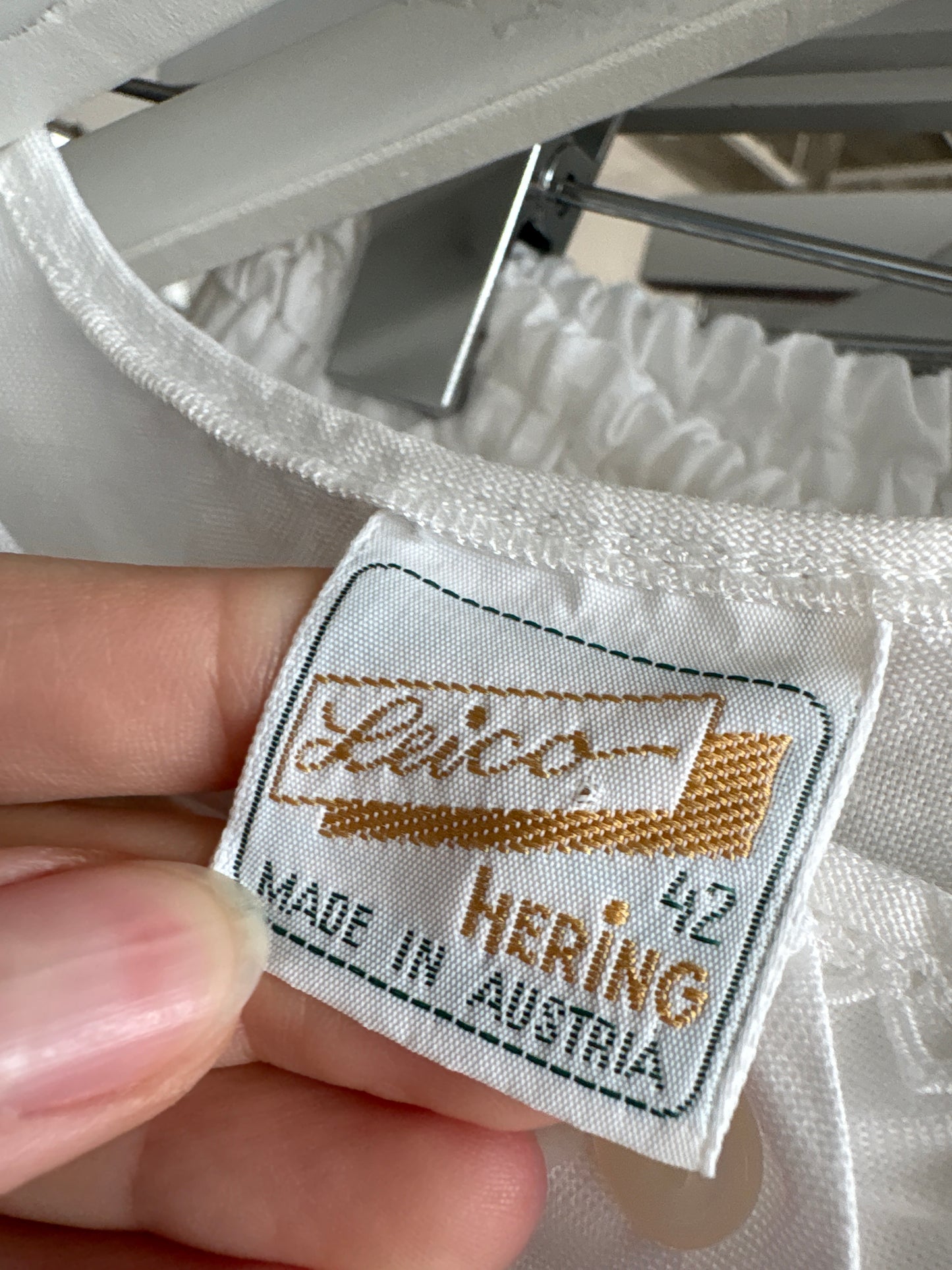 Top vintage cropped din pânză de bumbac și mâneci bufante