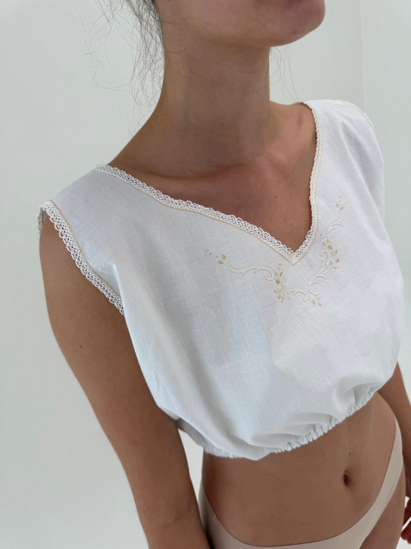 Top din pânză excepțională de bumbac veche cu broderie manuală camel