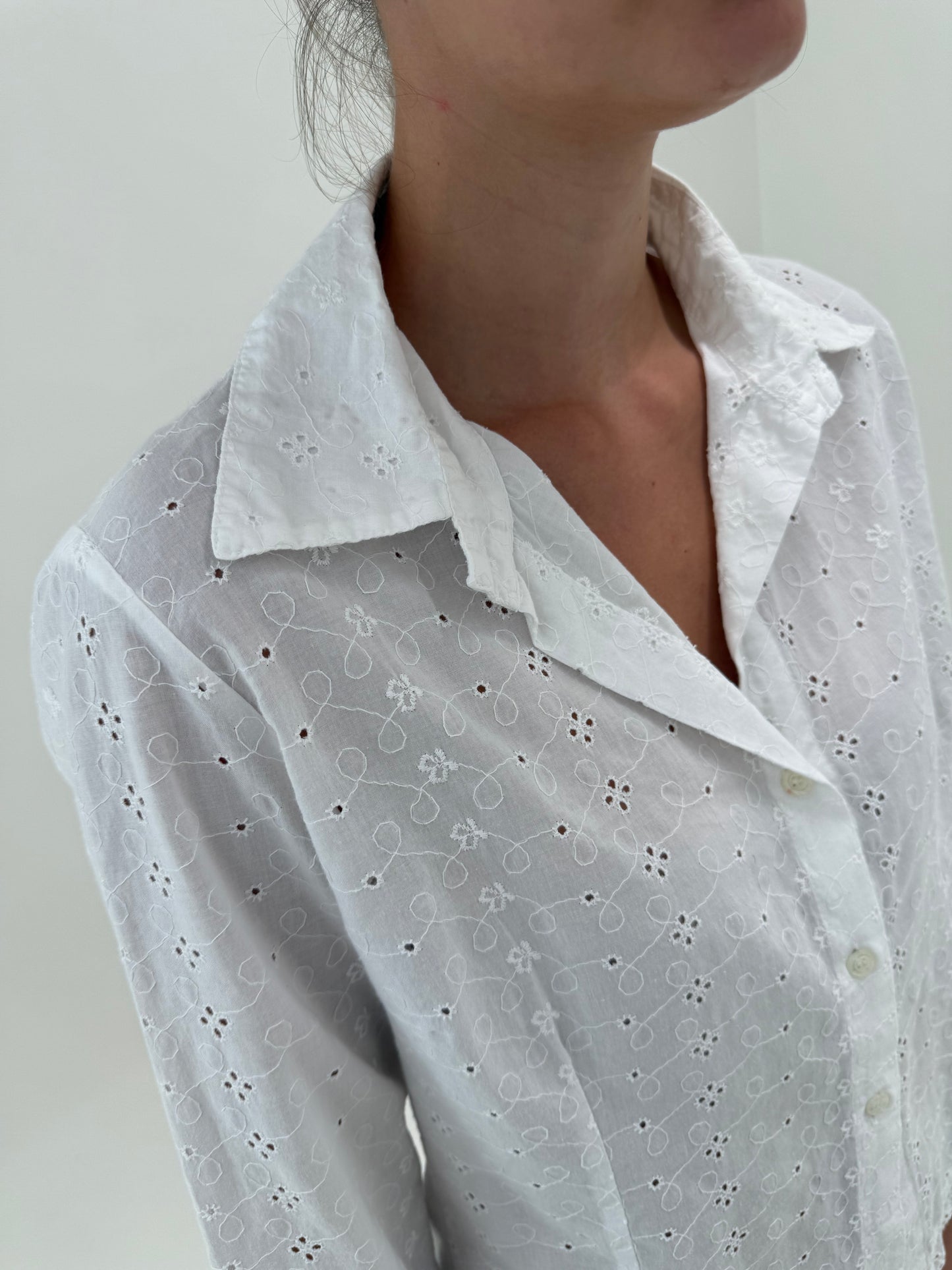 Cămașa din bumbac excepțional integral cu broderie anglaise