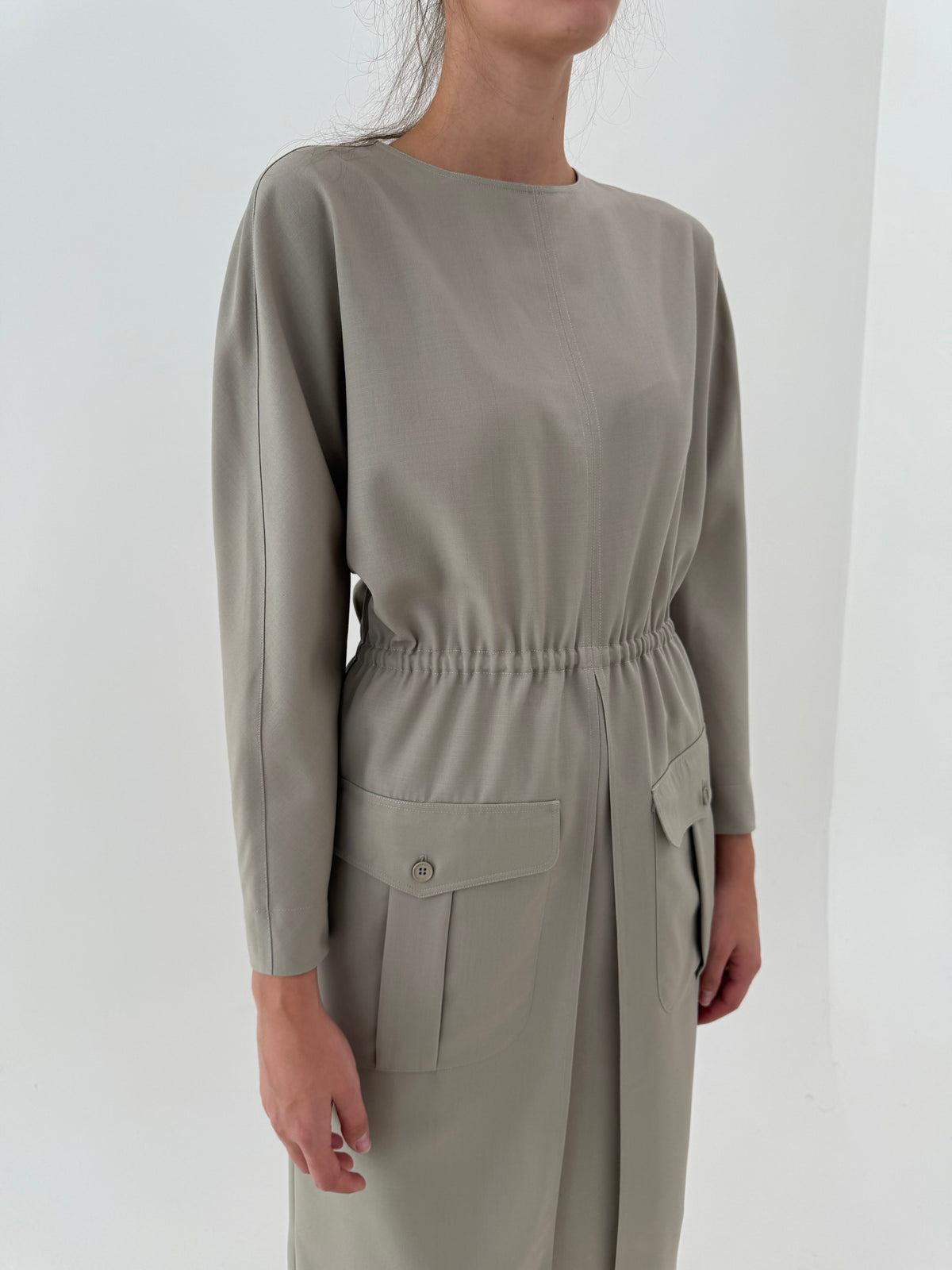 Rochie italiană excepțională Sage green din lana extrafina cu talie elastică