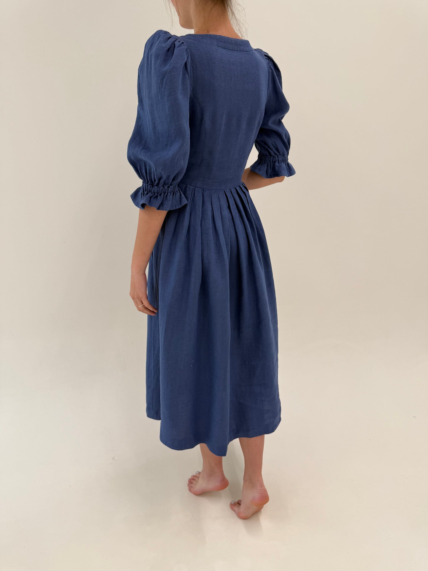 Rochie vintage maxi  jeans blue cu corsaj din pânză grea de in și umerinusor bufanți