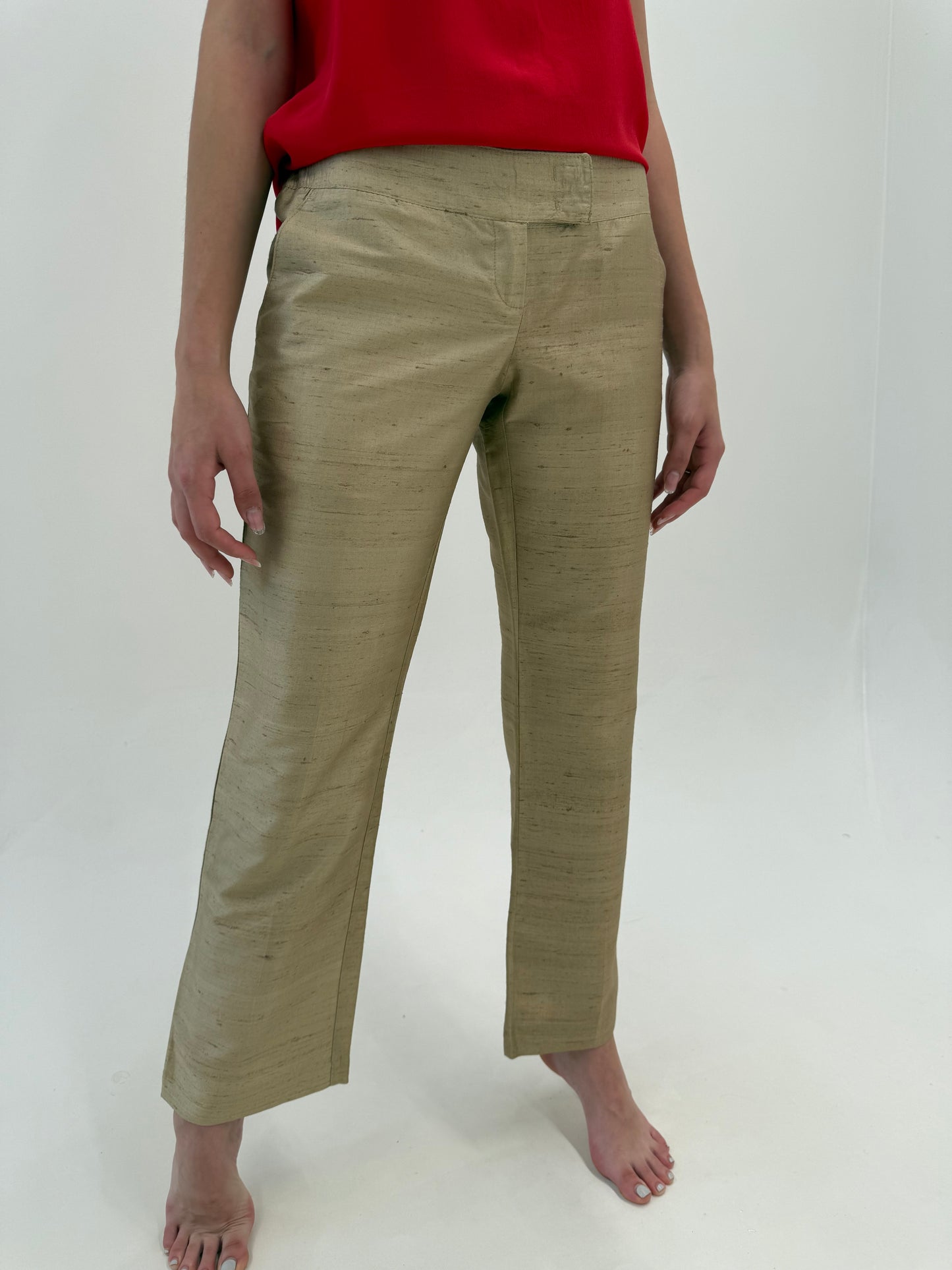 Costum camel din mătase naturală dupioni cu sacou cambrat și pantaloni drepți