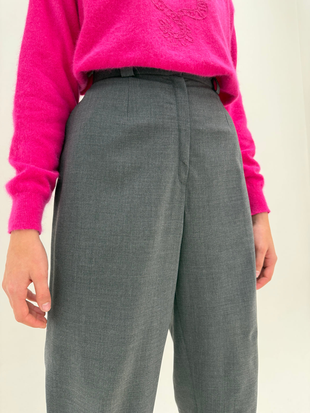 Pantaloni tall din lana extrafina confort cu talie ultra înaltă și solduri generoase