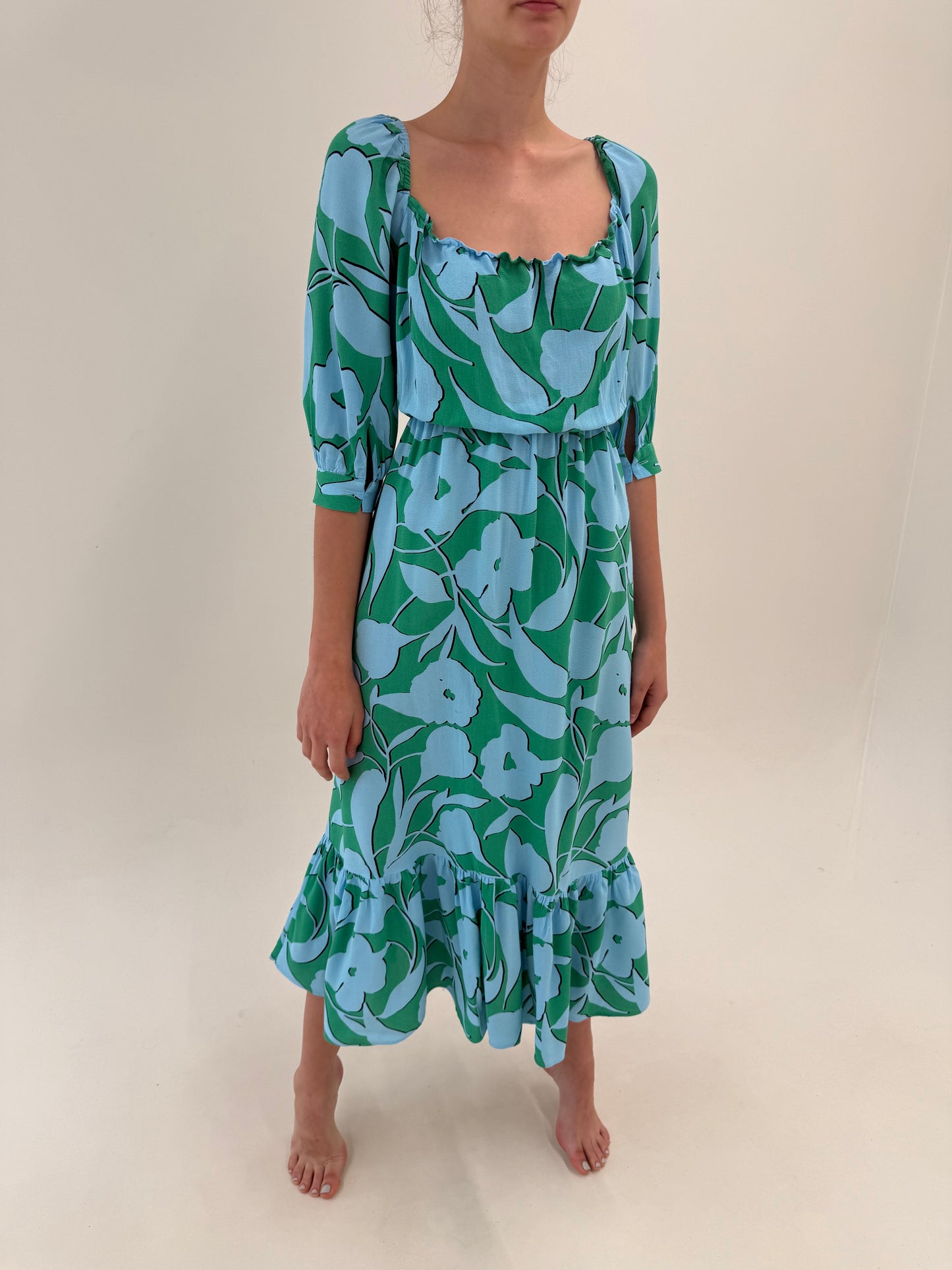 Rochie vintage maxi în culori superbe cu talie și decolteu elastic