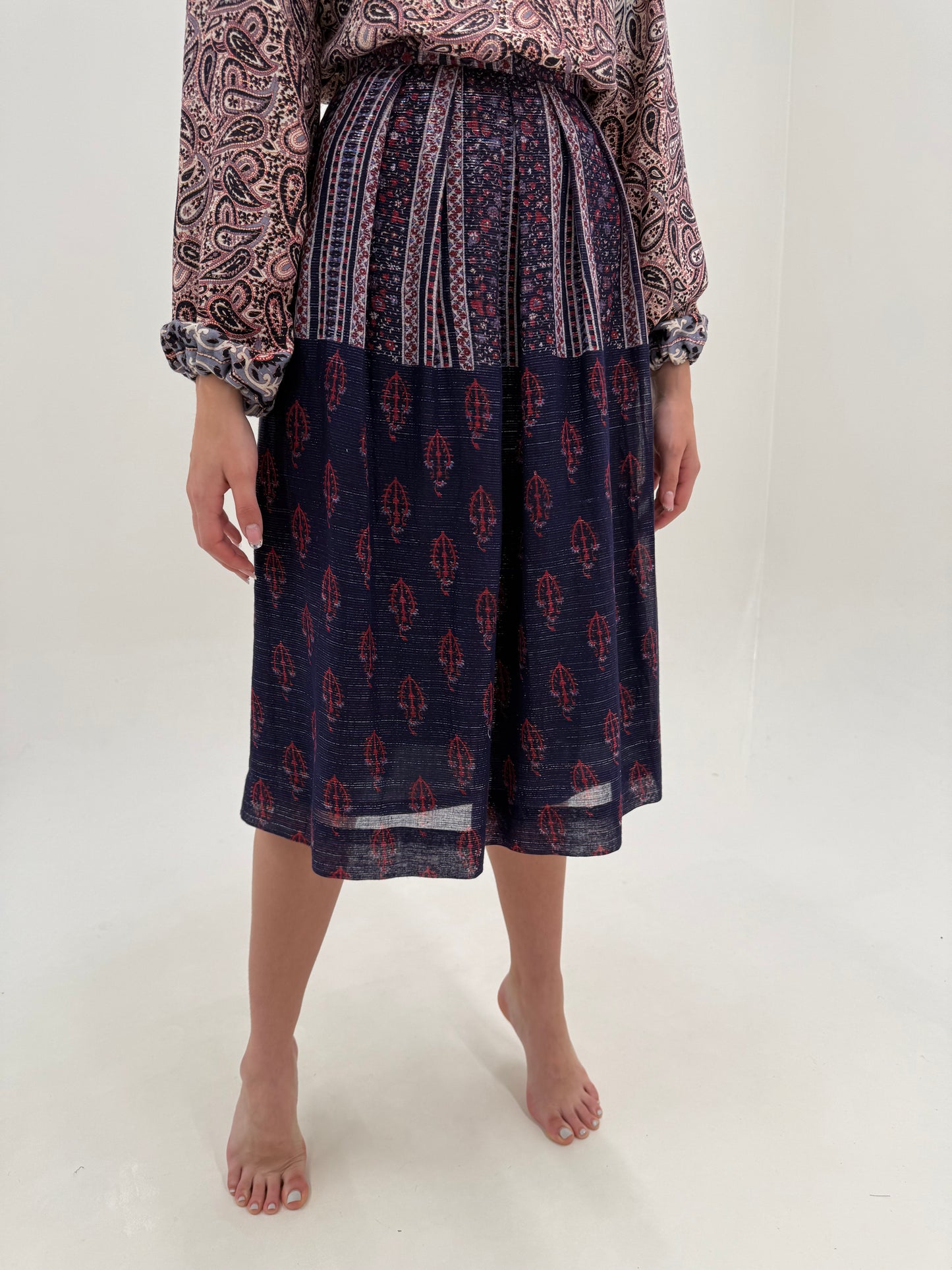 Fustă vintage spectaculoasă din cea mai fină panzica cu inserții de lurex din argintiu