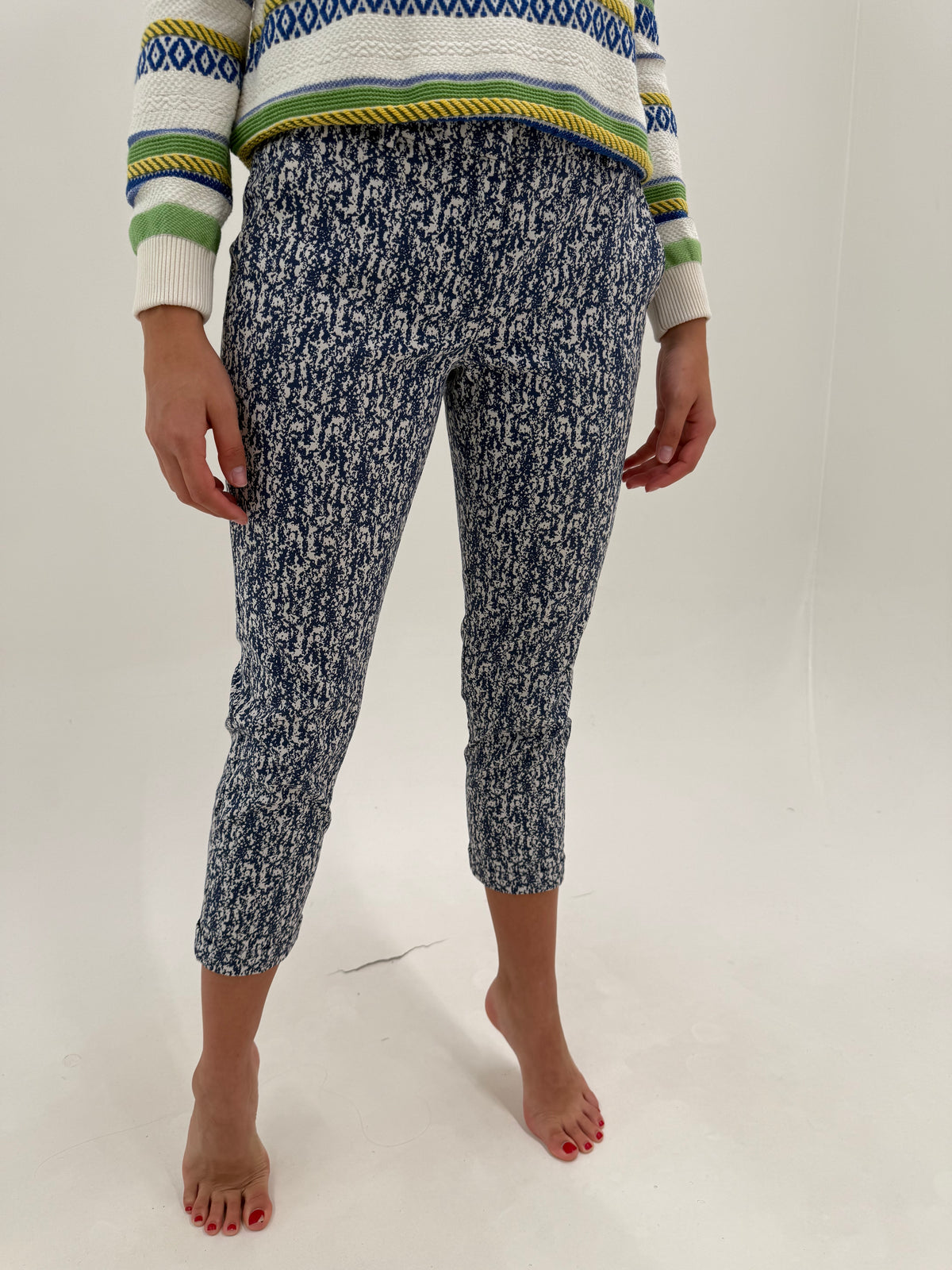 Pantaloni gama Max Mara chinos din brocart modelator