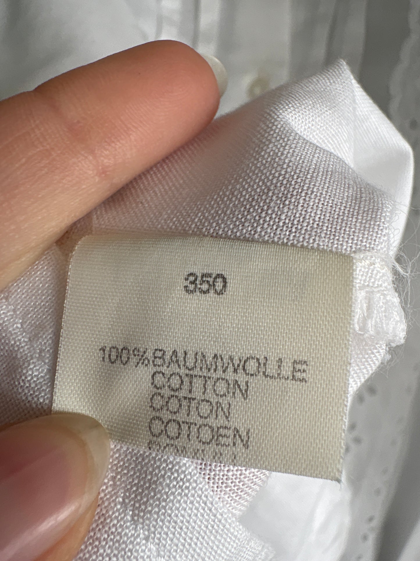 Cămașa vintage cu mâneci bufante și broderie anglaise din pânză