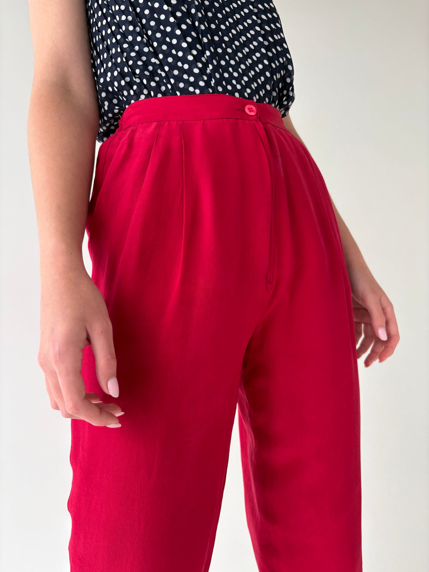 Pantaloni cherry red din mătase naturală cu talie ultra înaltă