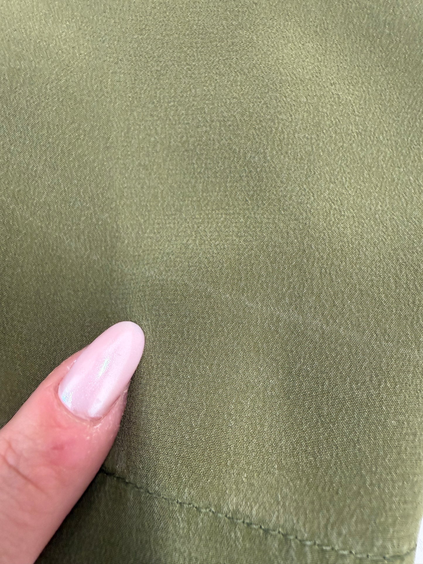 Rochie luxury Iceberg din mătase naturală kaki în croi amplu cu talie reglabilă