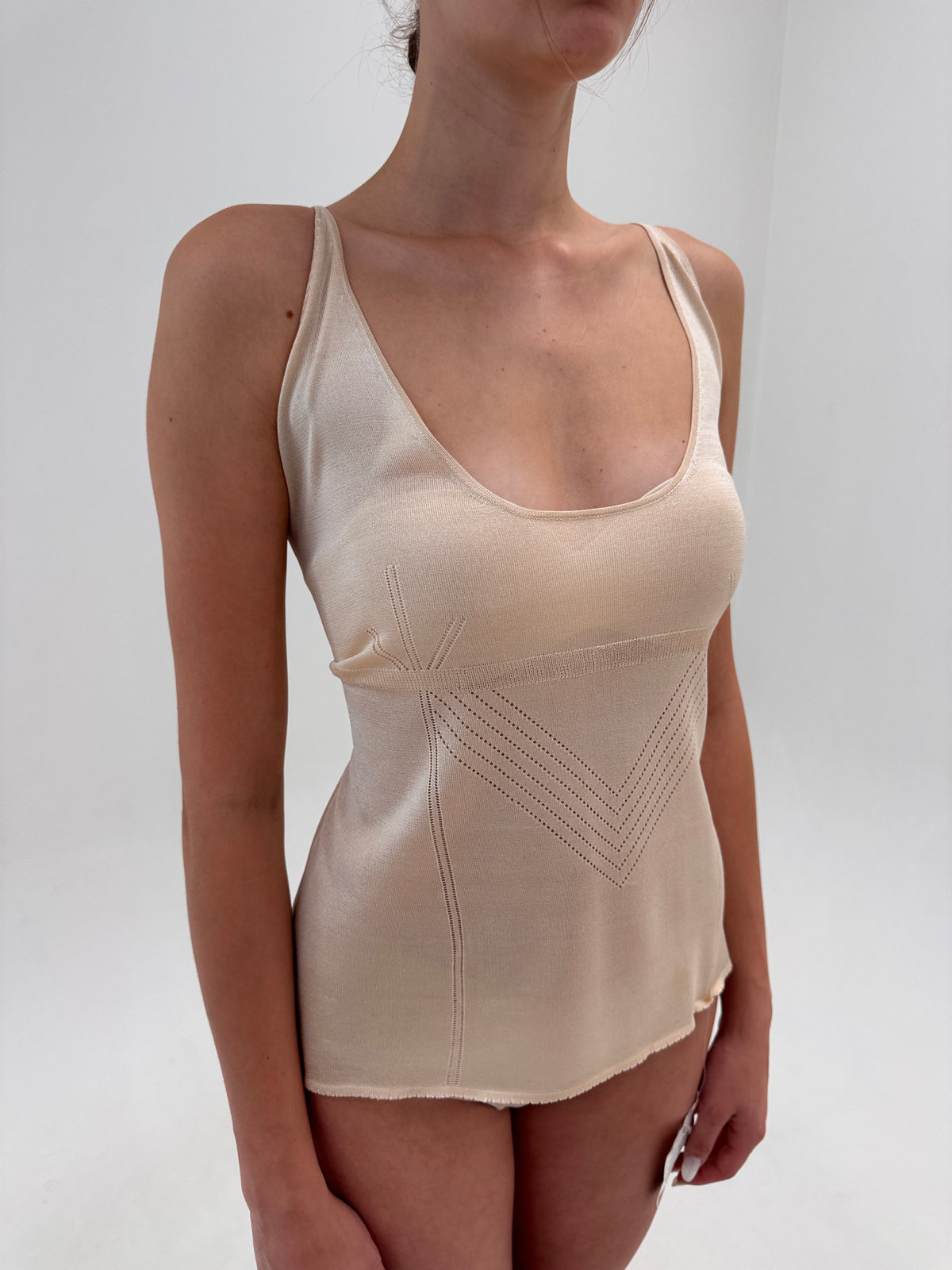 Top nude camel ușor perlat din jerse din de mătase naturală vintage new old stock