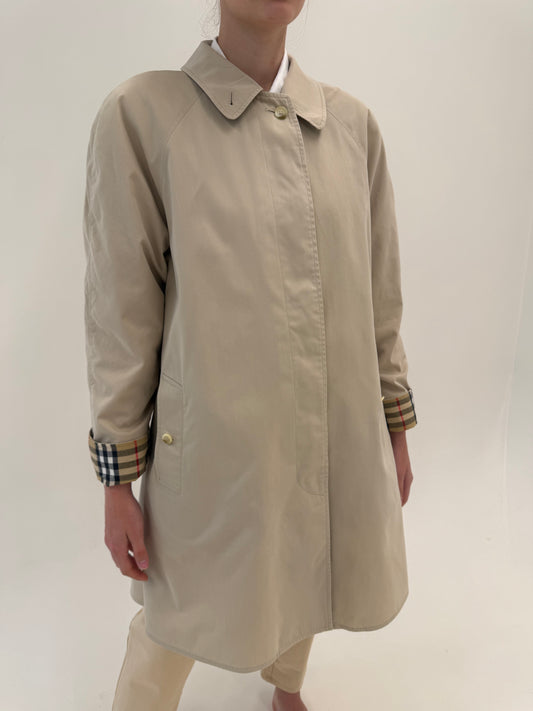Trench vintage Burberry de vară petite cu manșete cu logoul brandului