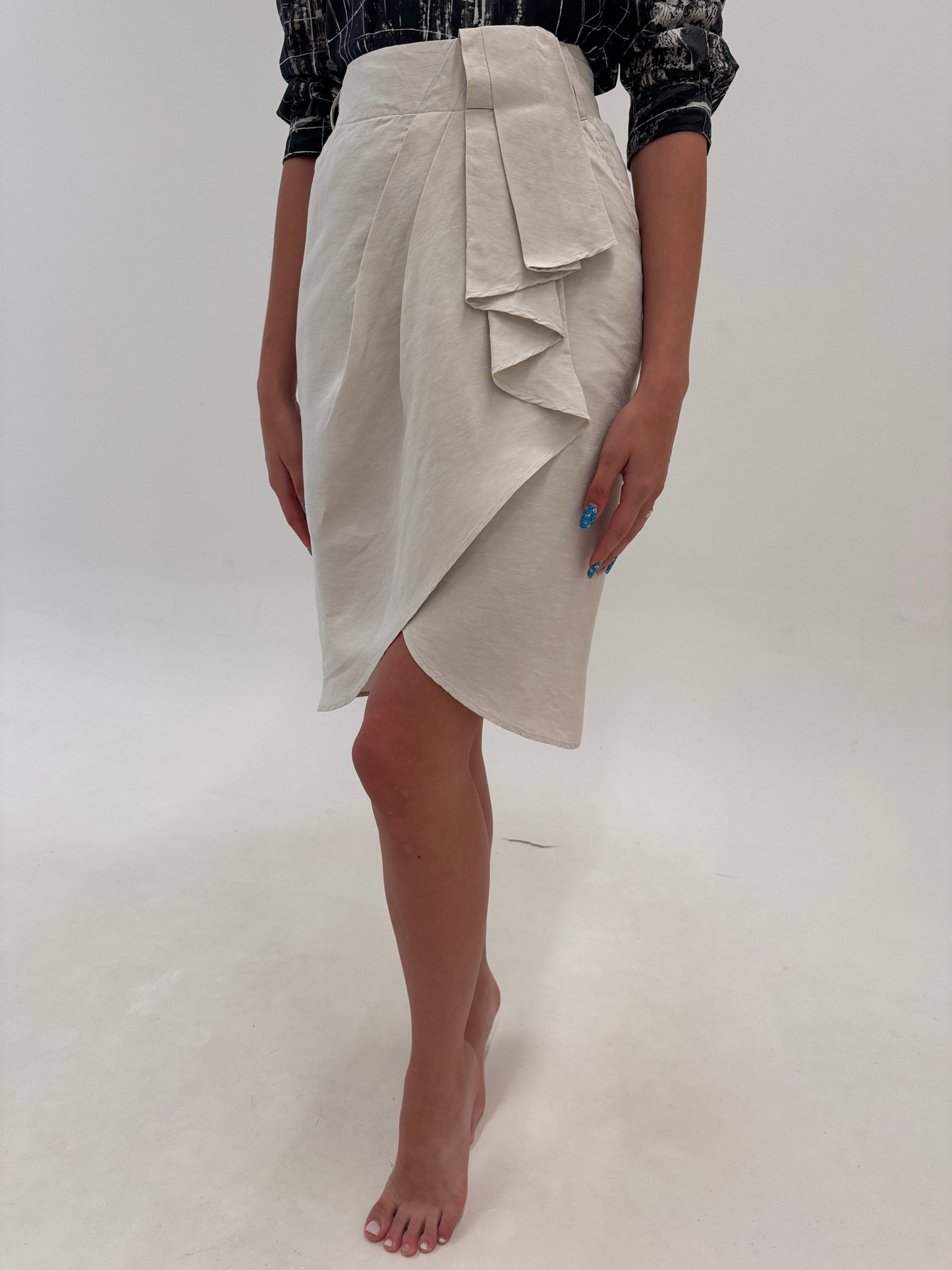 Fustă Max Mara light nude din in și mătase naturală în croi deosebit