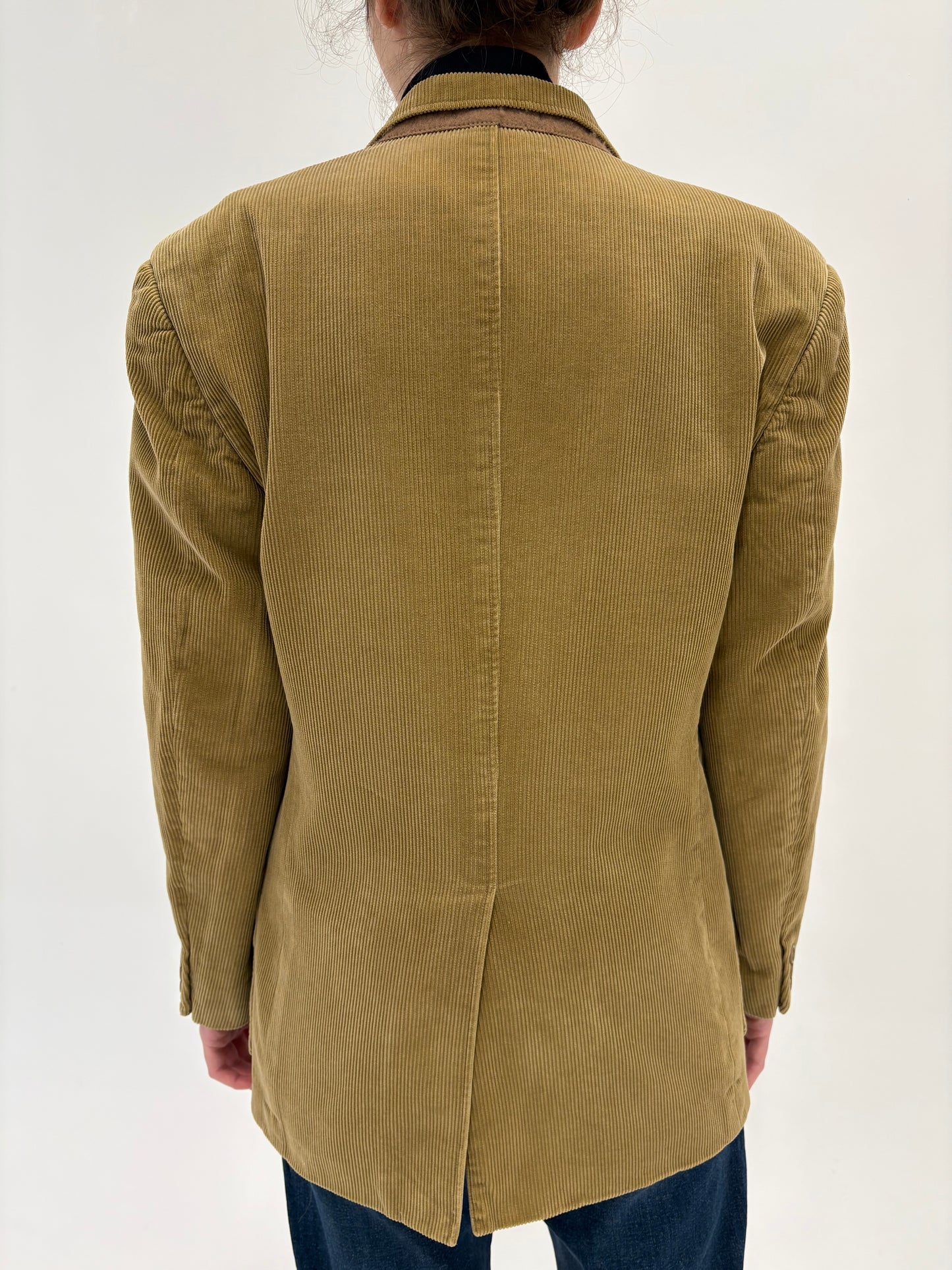 Sacou italian camel din corduroy în croi actual