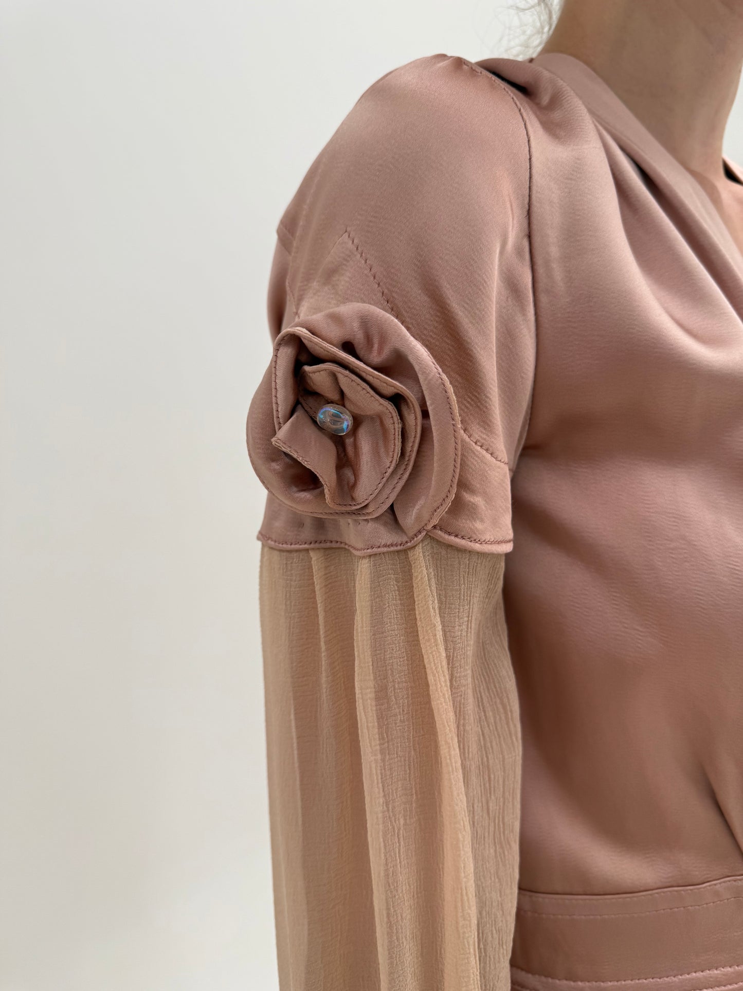 Sacou / top din twill de mătase naturală dusty powder pink cu flori 3D