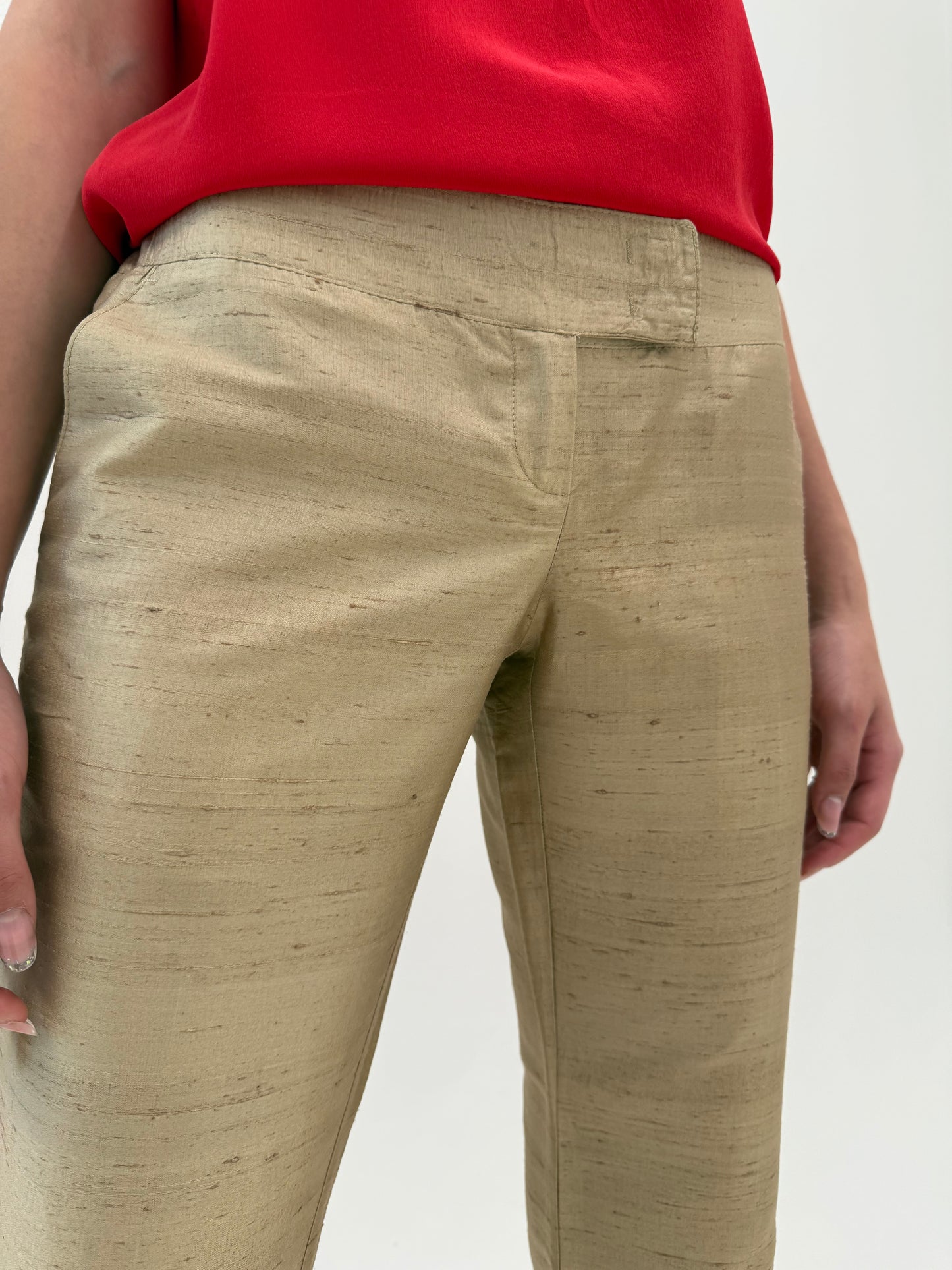 Costum camel din mătase naturală dupioni cu sacou cambrat și pantaloni drepți