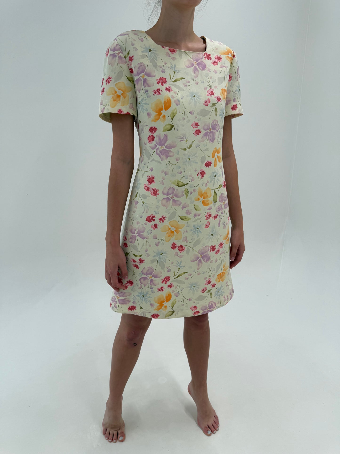 Rochie din mătase naturală în culori pudrate în croi minimalist